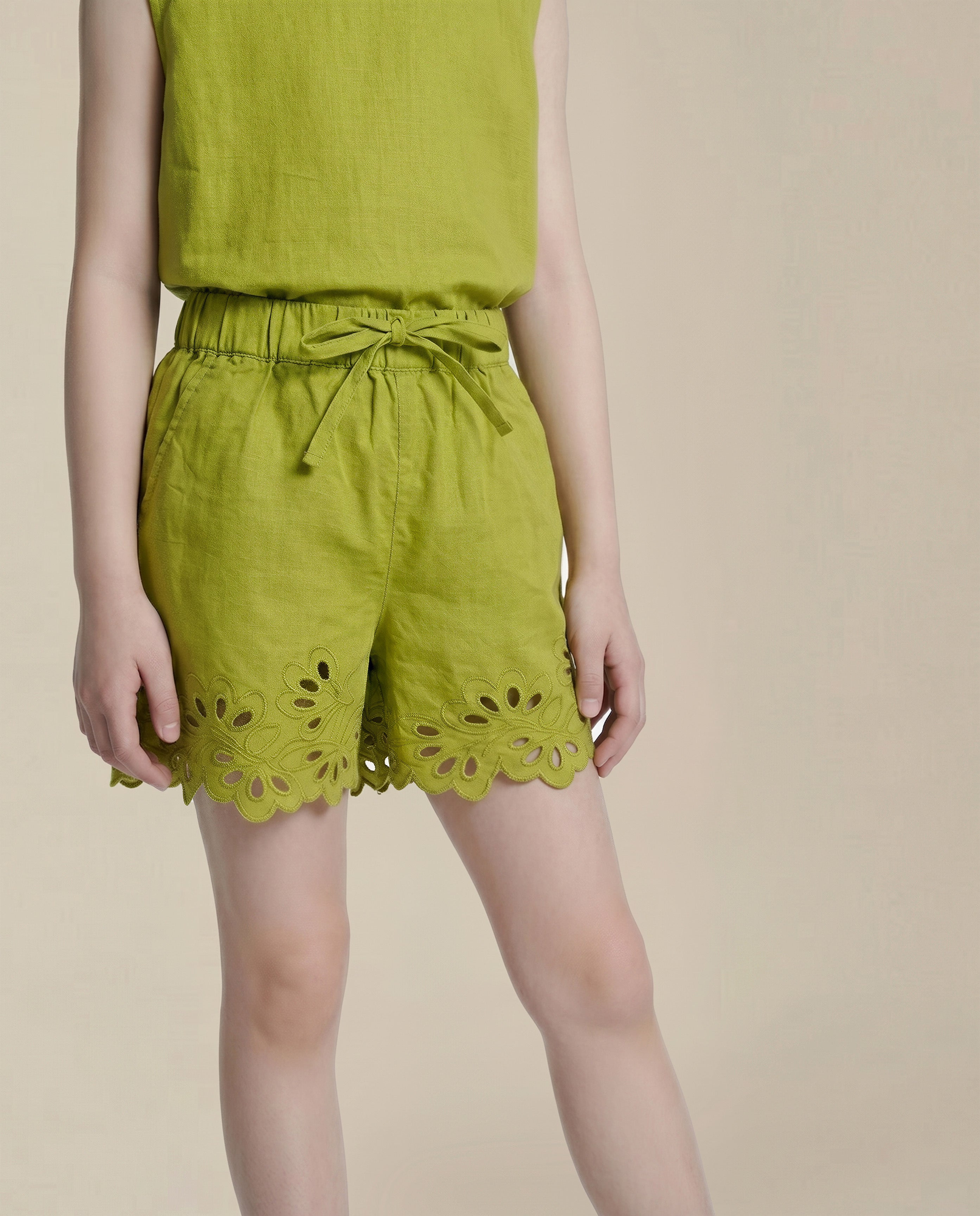 GIRLS Green Lace Mid Rise Shorts