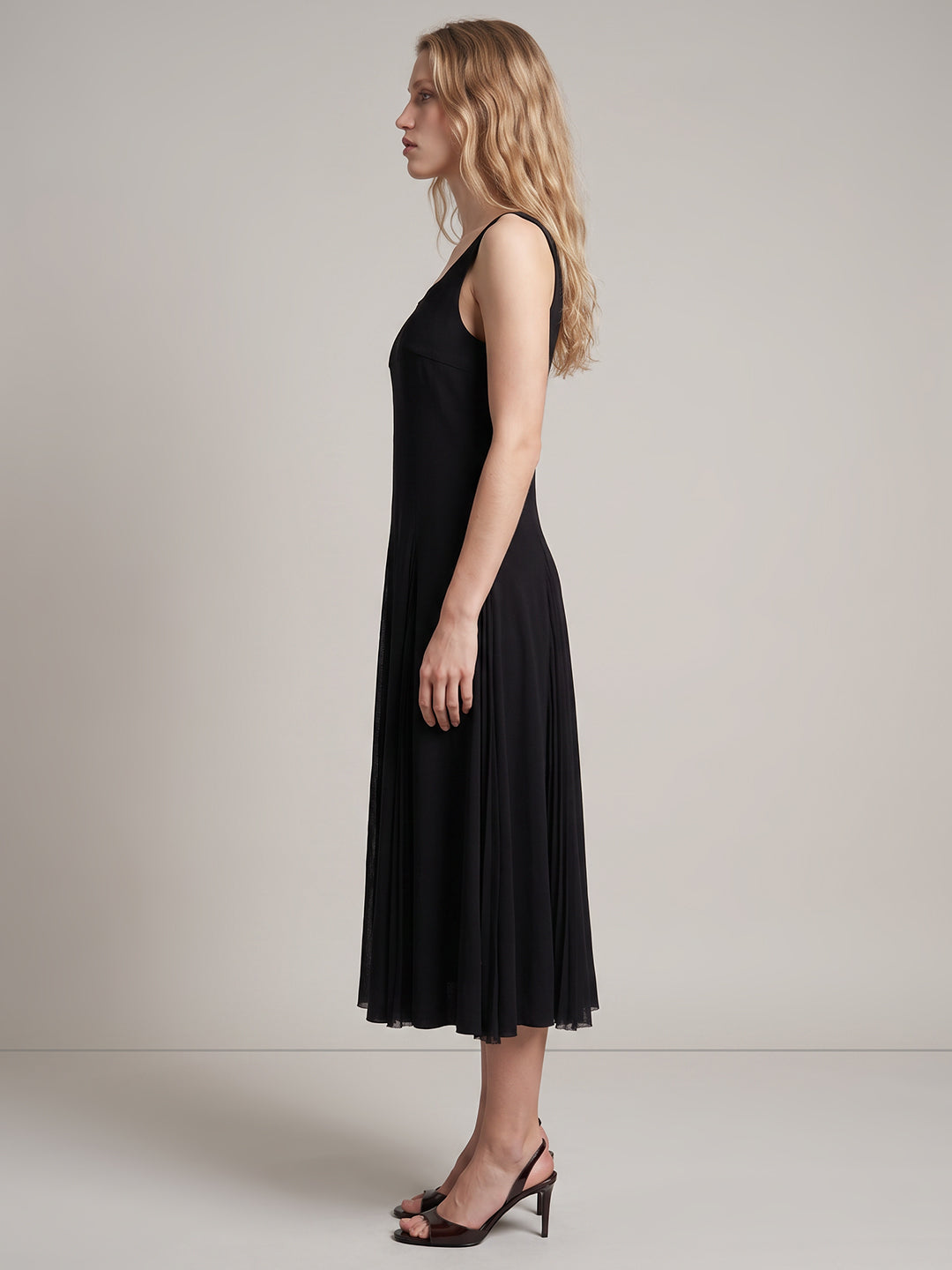 Black Sleeveless Midi Dress
