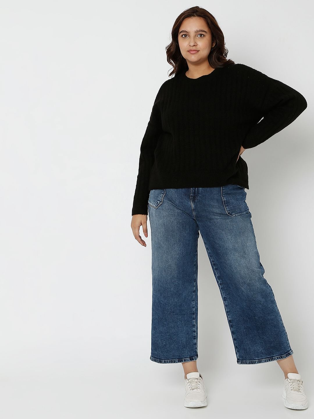 Curve Black Pullover