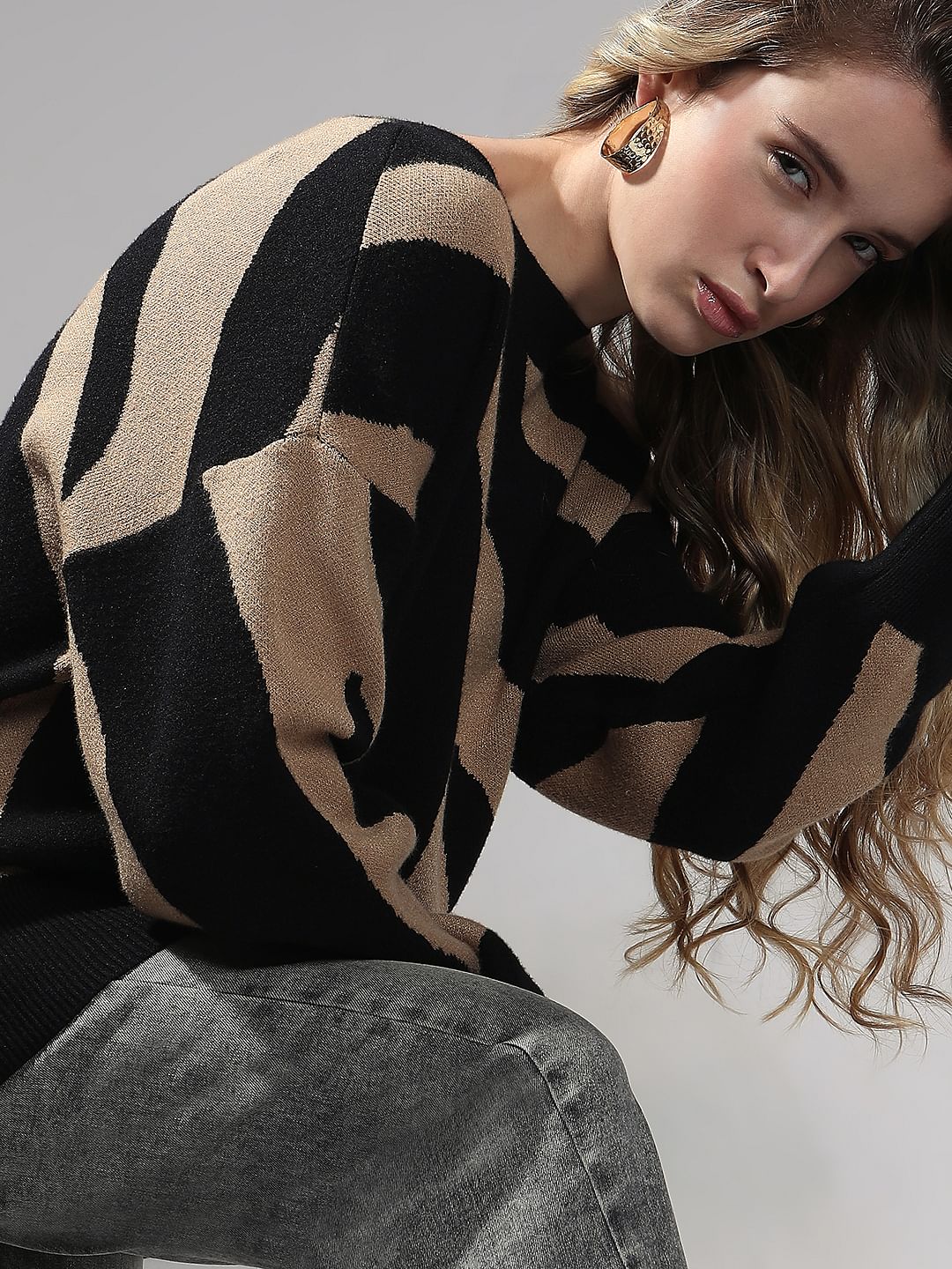 Black Abstract Print Long Pullover