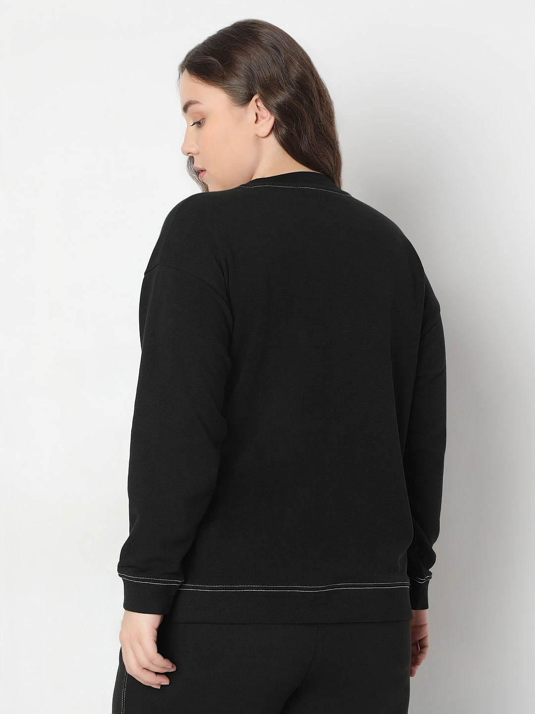 Curve Black Stitch Line Detailed Sweatshirt