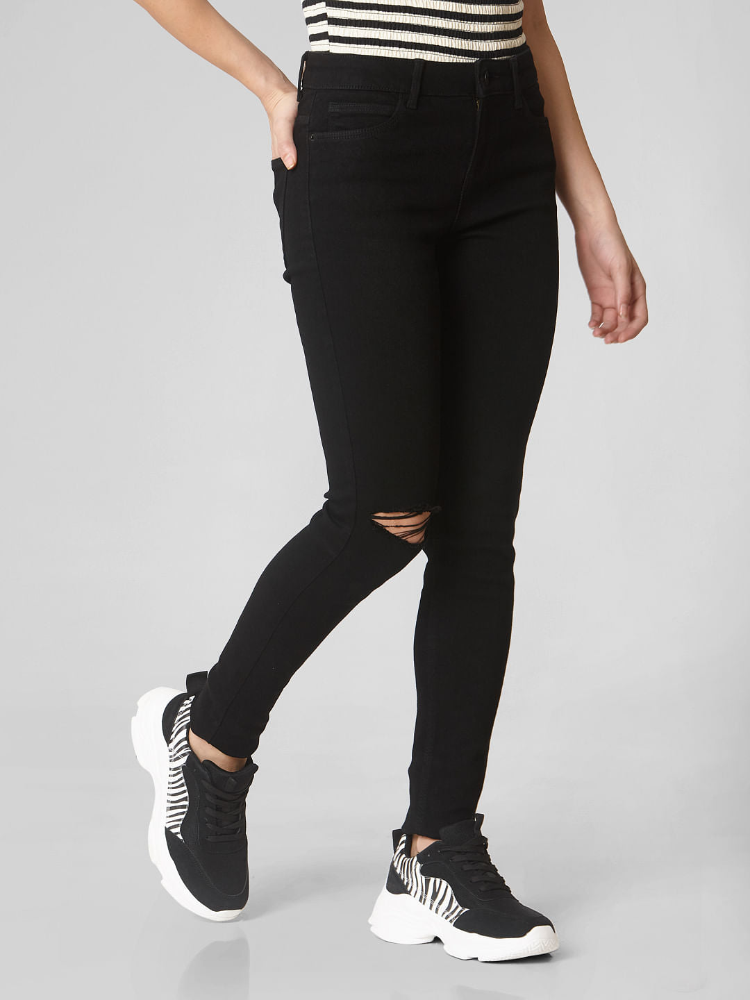 Black Mid Rise Knee Slit Skinny Fit Jeans