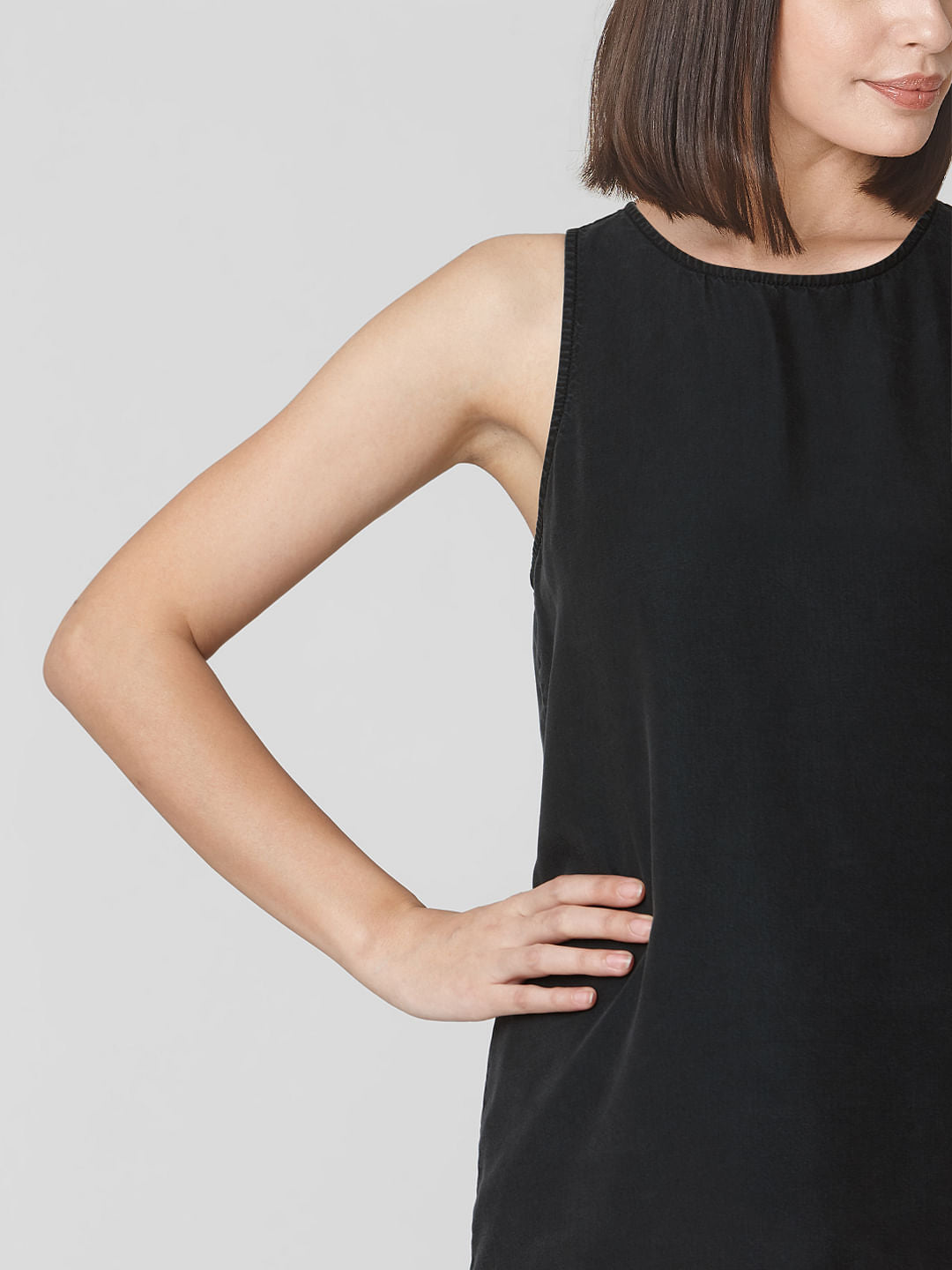 Black Sleeveless Top