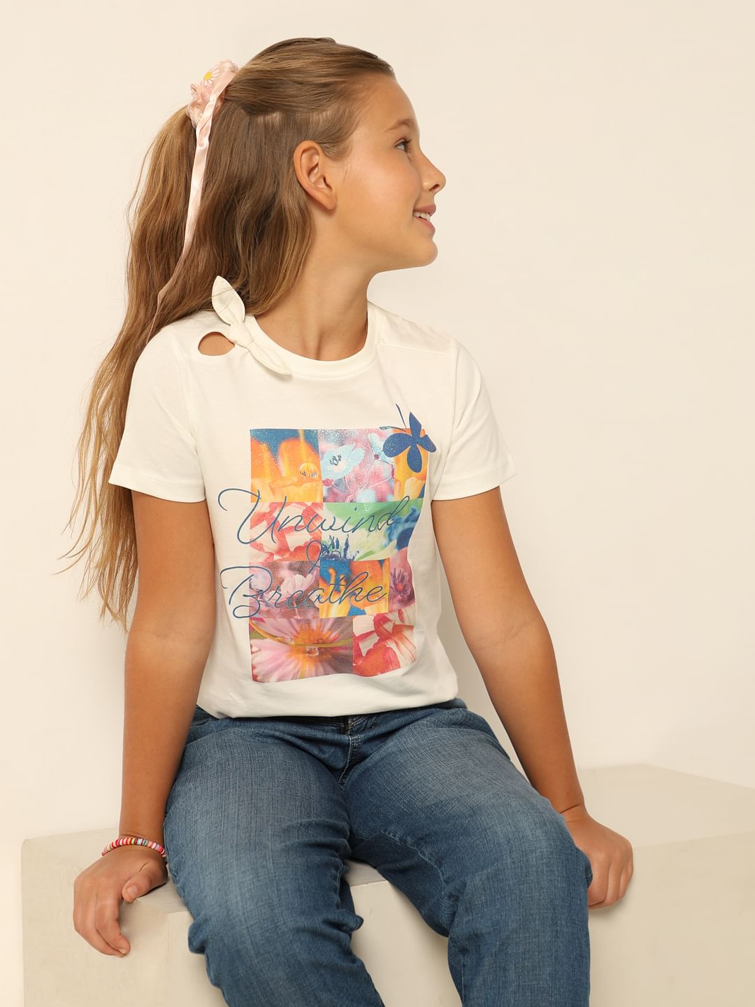 Off-White Graphic Print T-Shirt - 4Y
