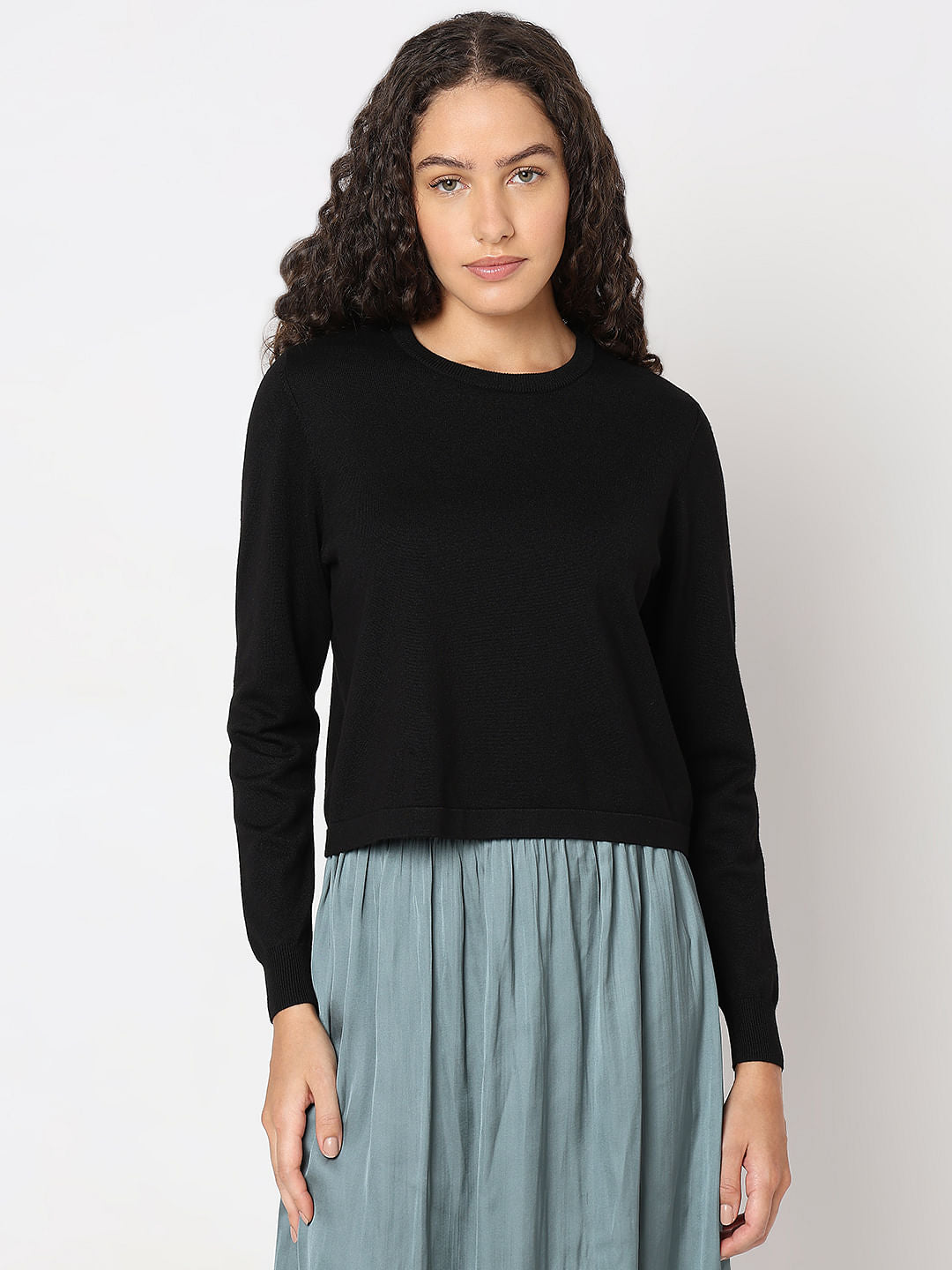 Black O-Neck Pullover