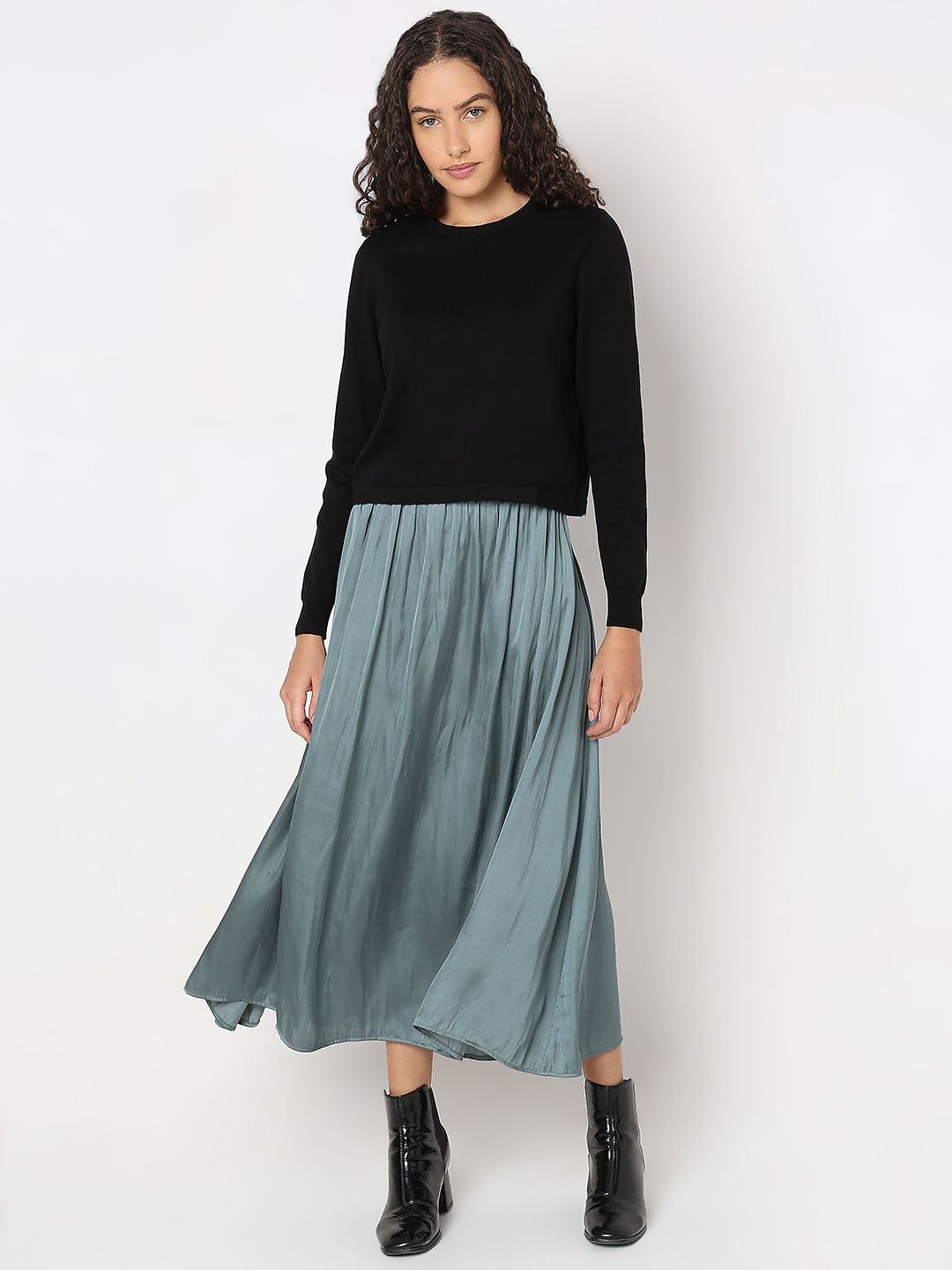 Black O-Neck Pullover