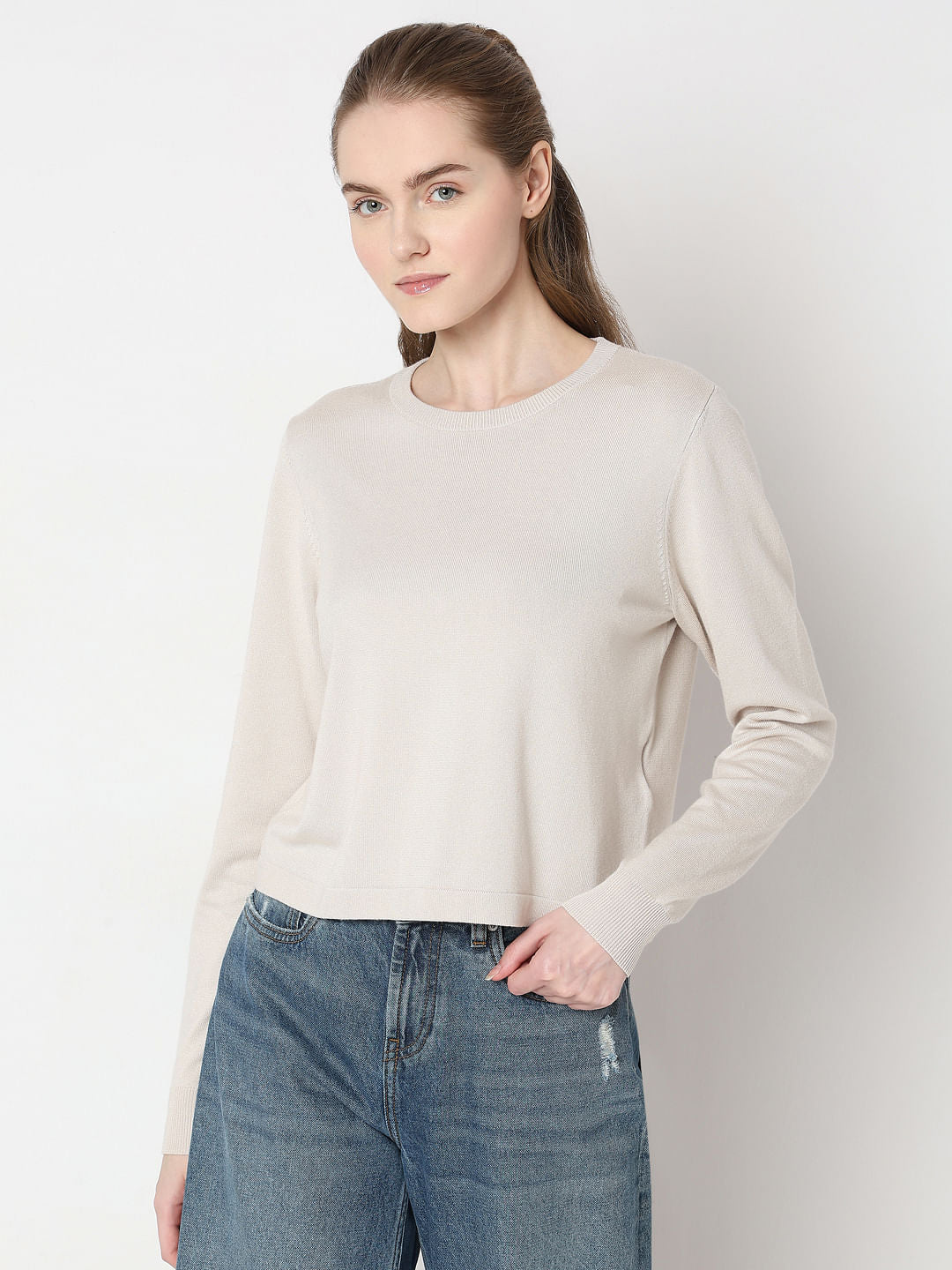 White O-Neck Short Pullover