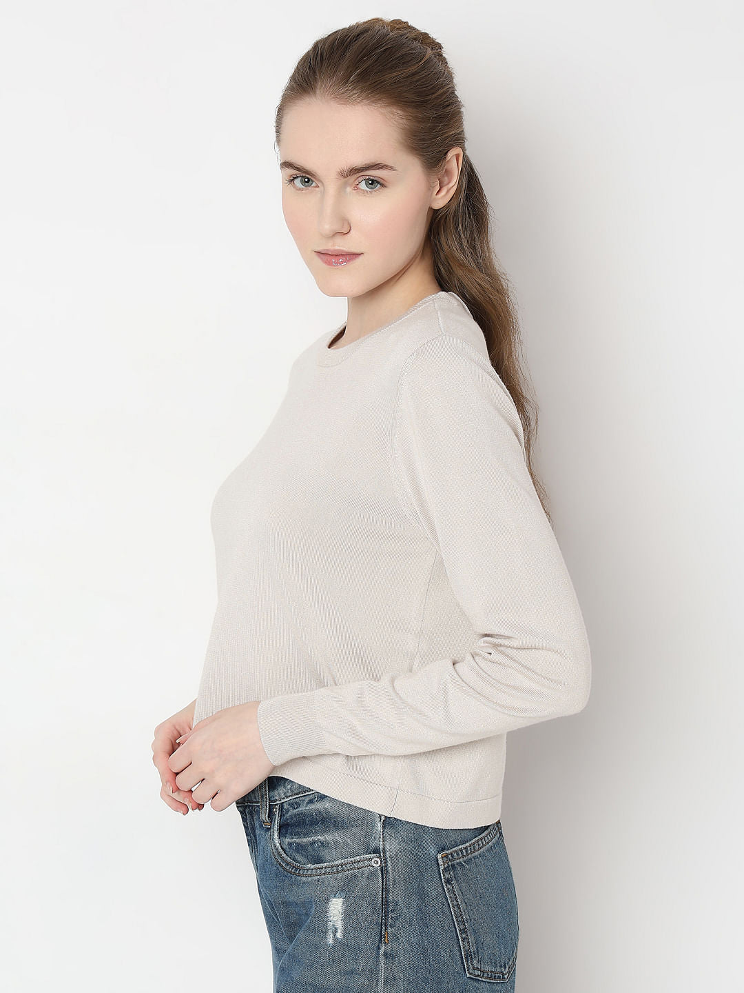 White O-Neck Short Pullover