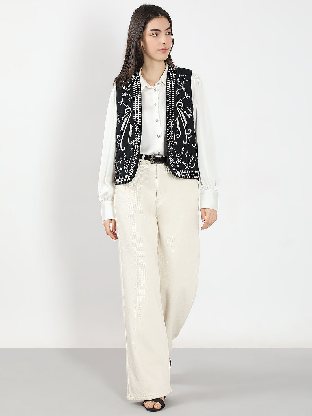 Black Floral Embroidered Sleeveless Jacket