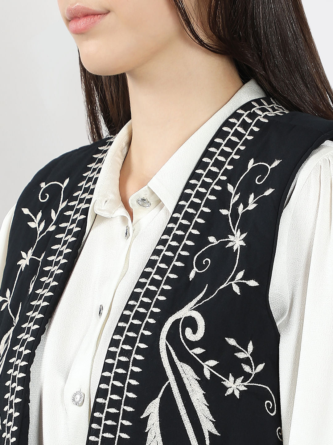 Black Floral Embroidered Sleeveless Jacket