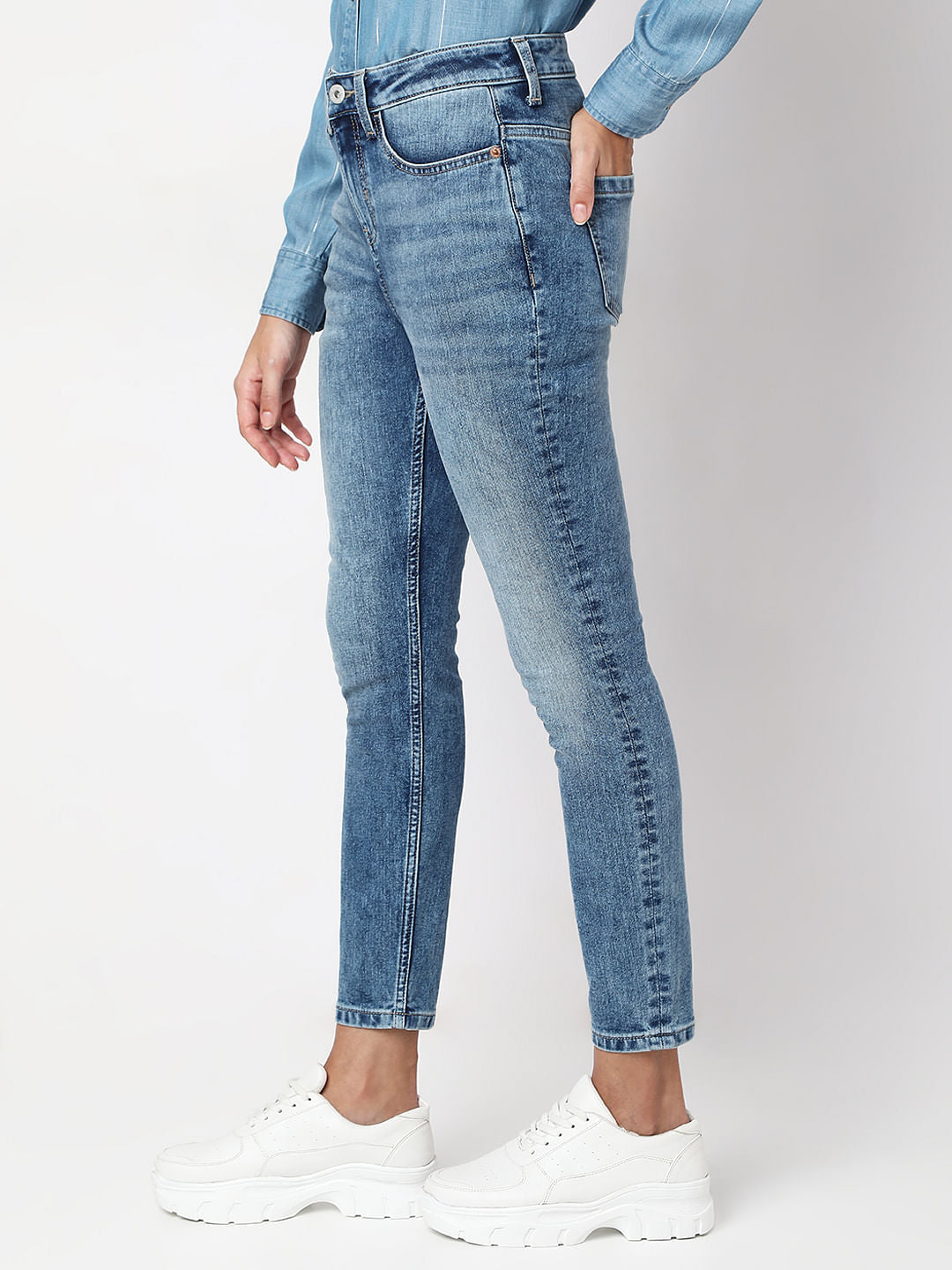 Blue Mid Rise Faded Skinny Fit Jeans