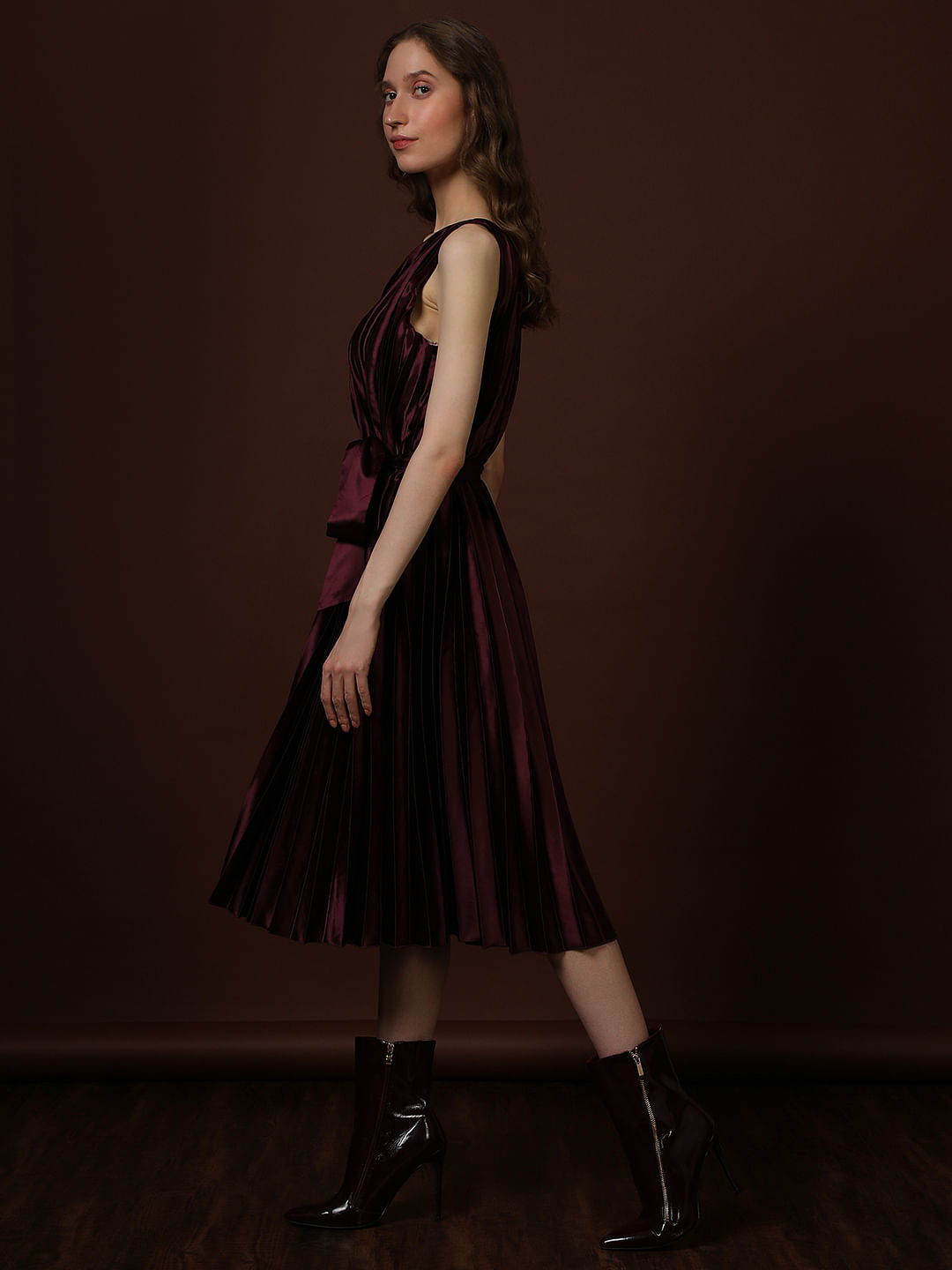 Wine Pleated Sleeveless Dress