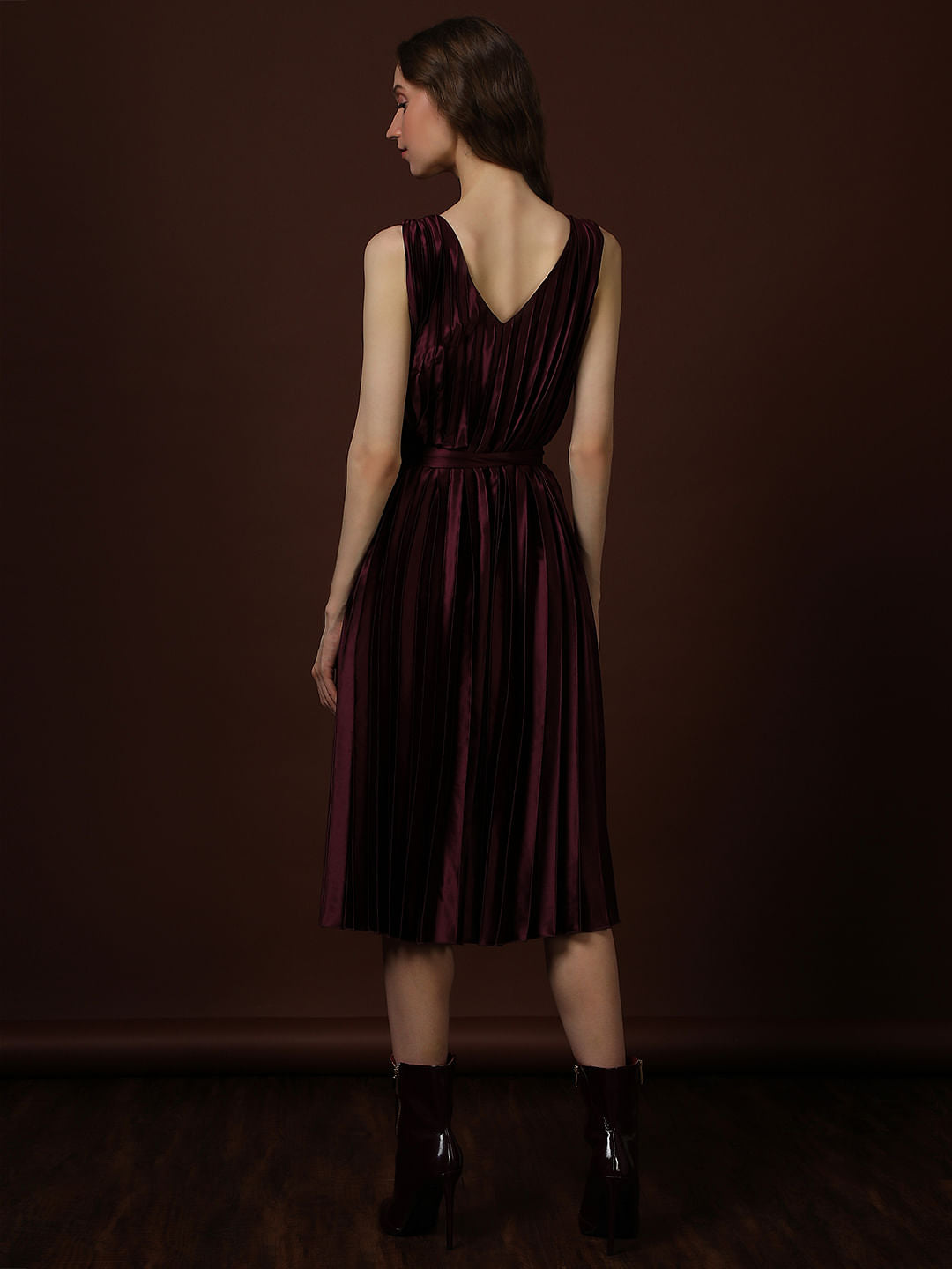 Wine Pleated Sleeveless Dress