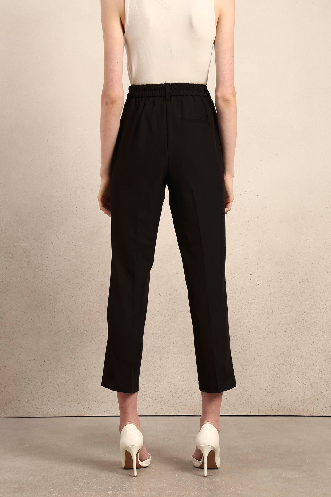 Cropped Slim Fit Tailored Pants