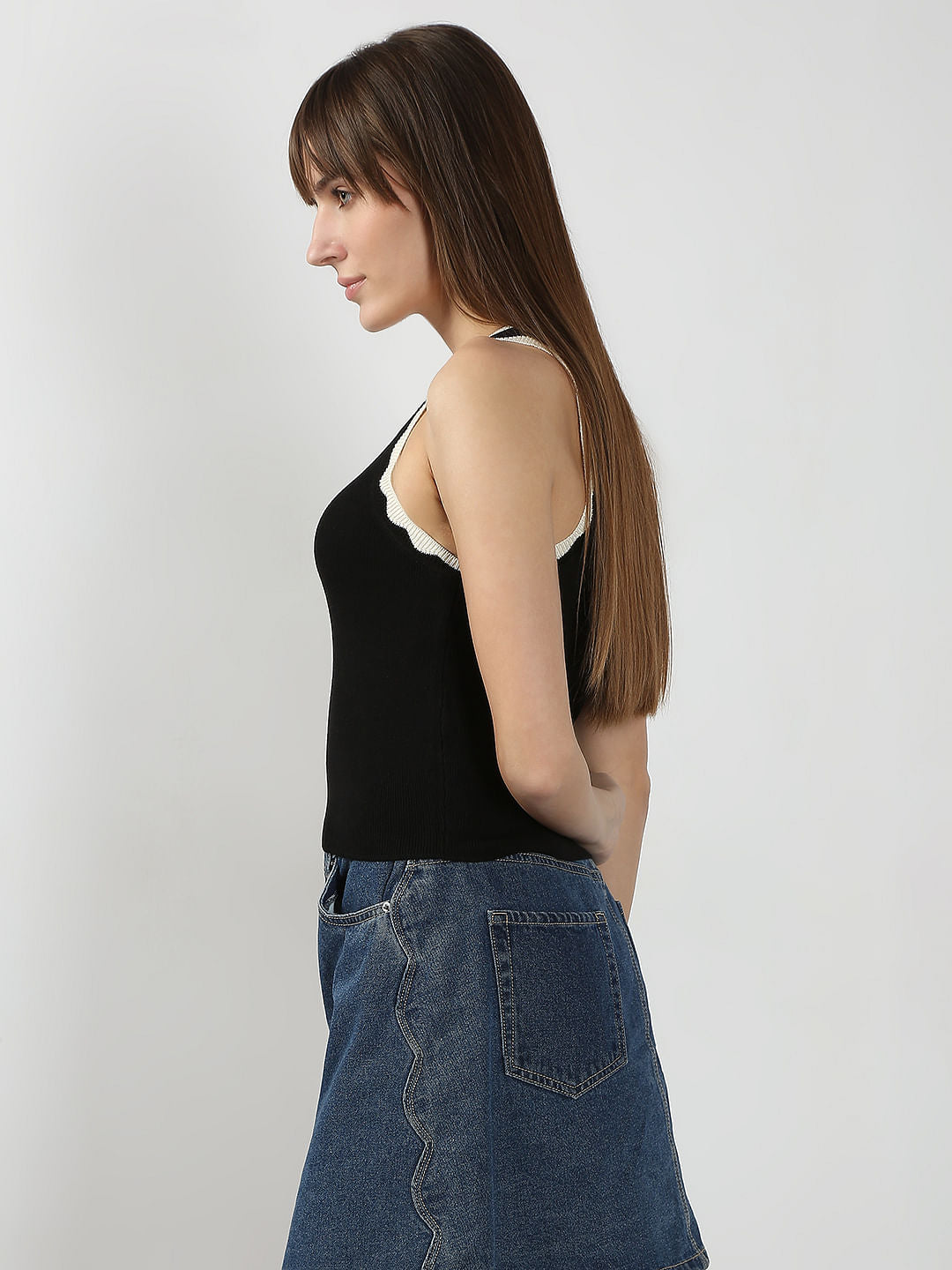 Black Scallop Sleeves Top