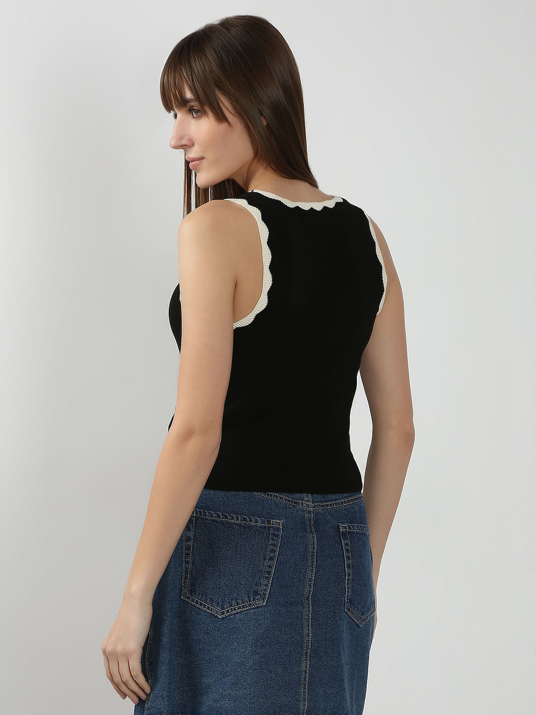 Black Scallop Sleeves Top