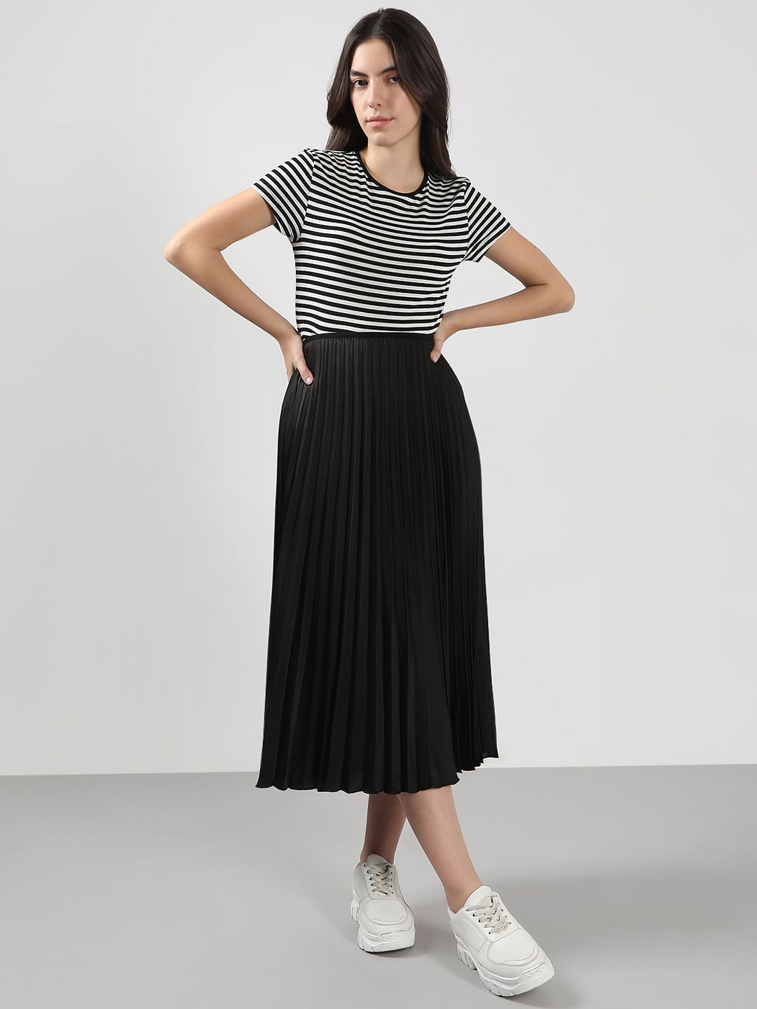Black High Rise Pleated Midi Skirt