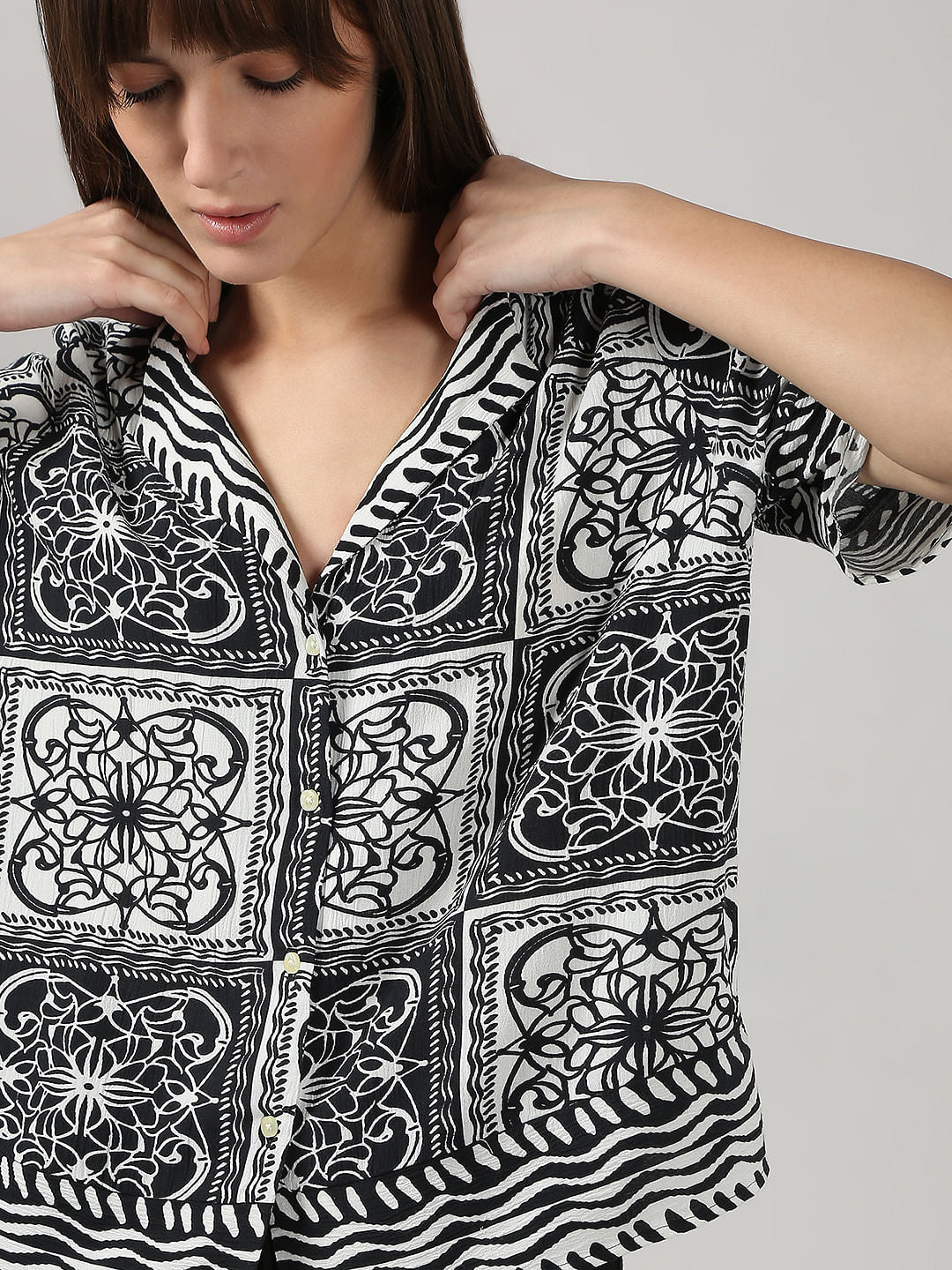Black & White Printed Short Sleeves Shirt