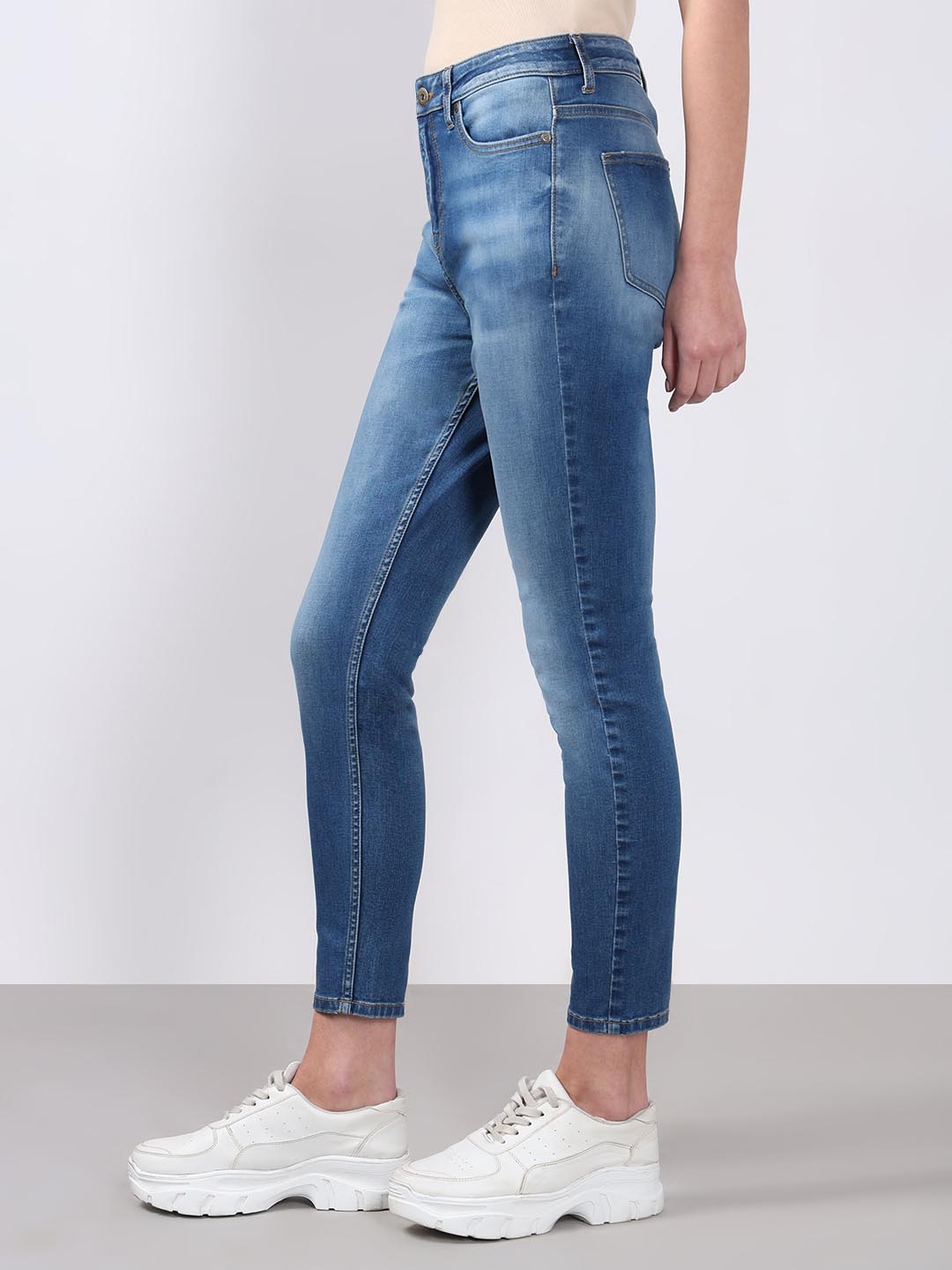 Vero Moda Light Blue Mid Rise Skinny Fit Jeans