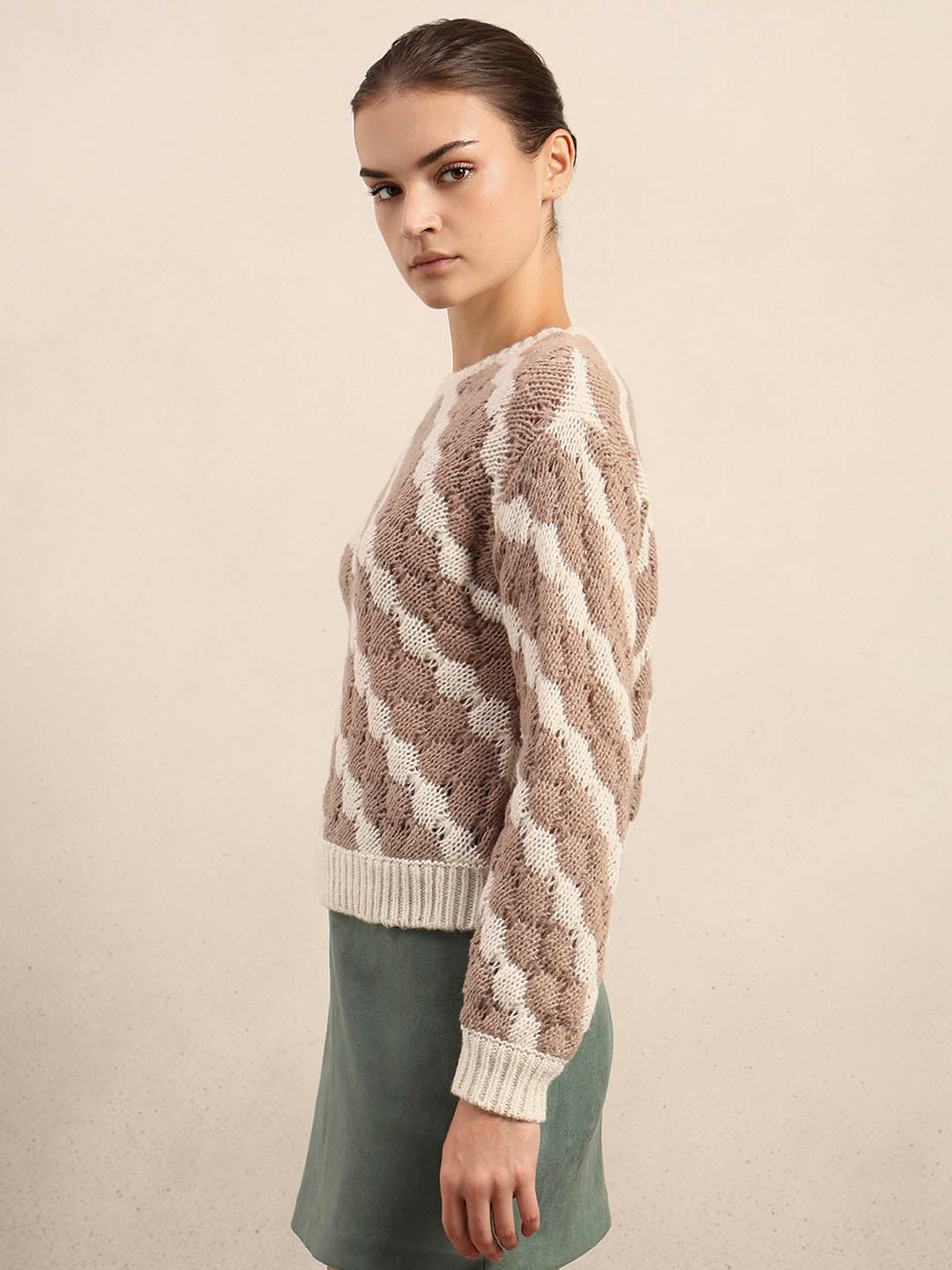 Striped Knit O-Neck Pullover