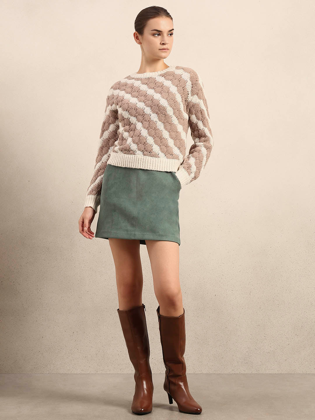 Striped Knit O-Neck Pullover