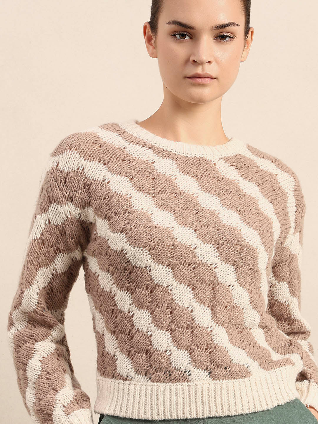 Striped Knit O-Neck Pullover