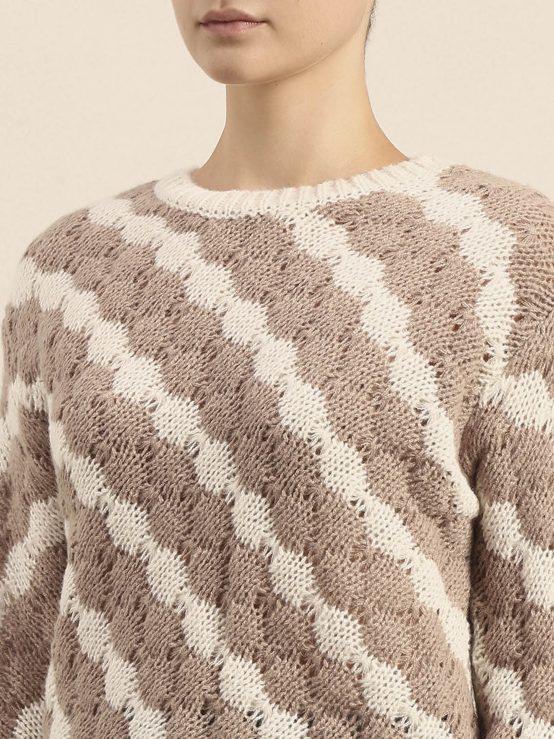 Striped Knit O-Neck Pullover