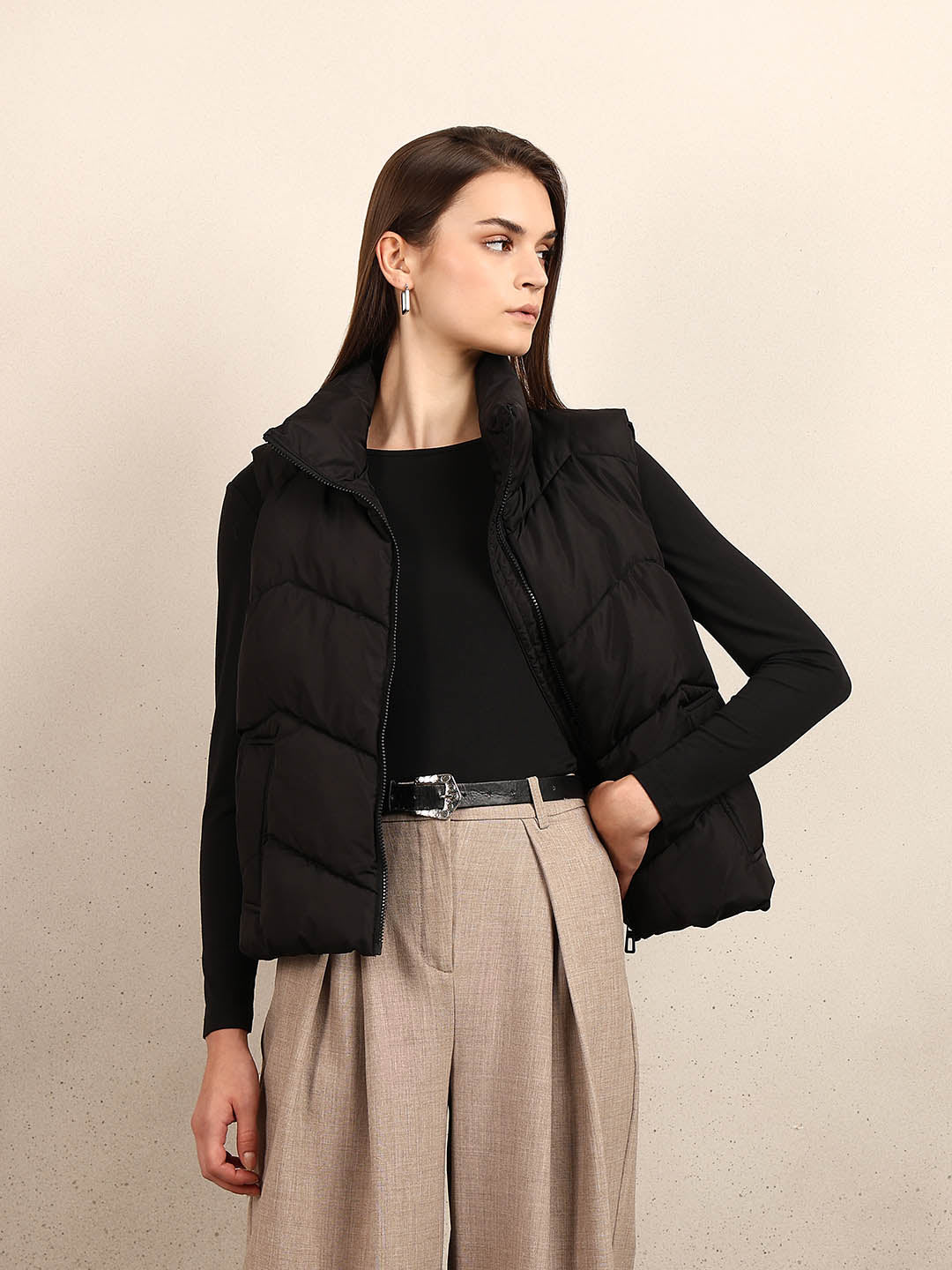 High-Neck Short Puffer Waistcoat - Black