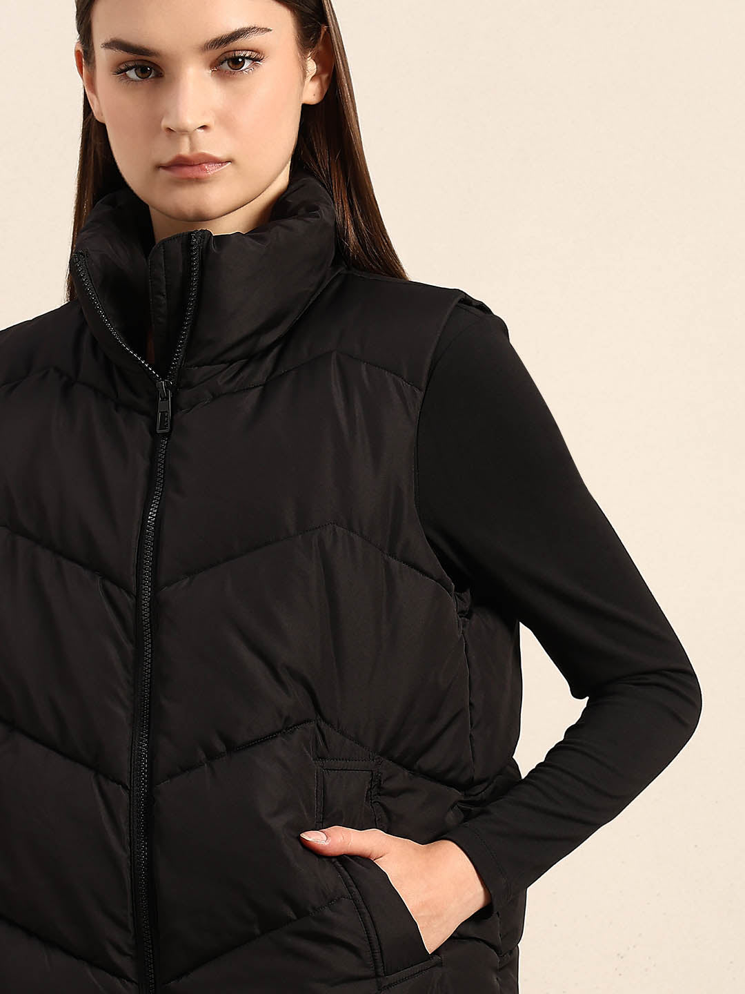 High-Neck Short Puffer Waistcoat - Black