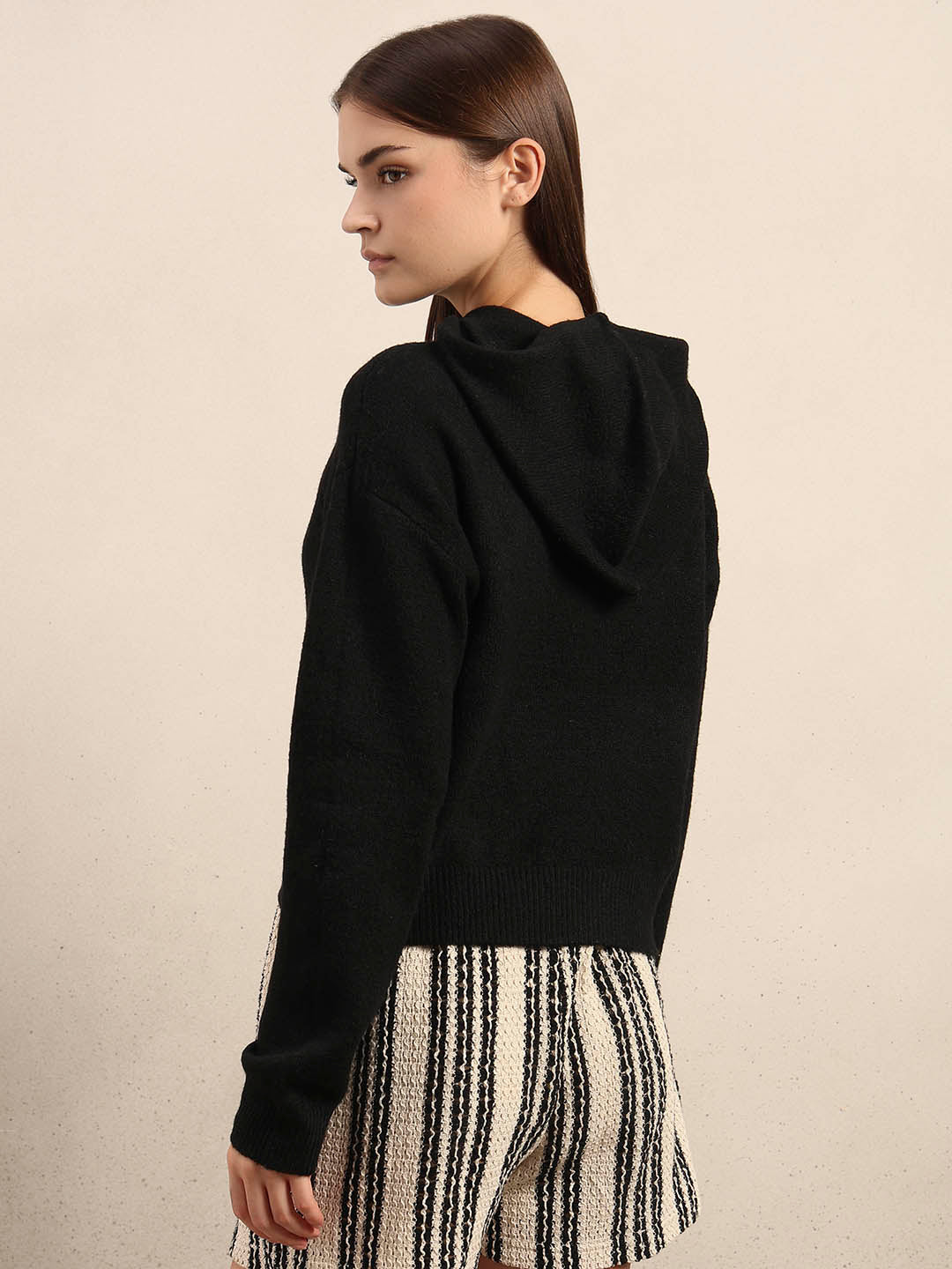 Black Hooded Pullover