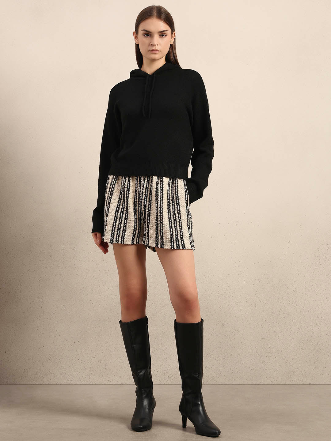 Black Hooded Pullover