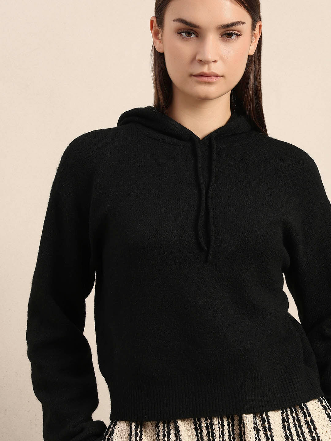 Black Hooded Pullover