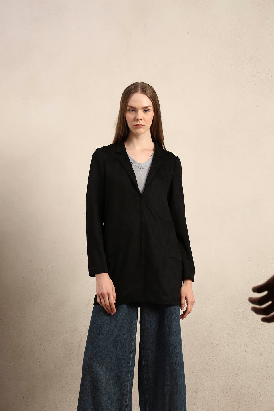 Long V-Neck Jacket - Black