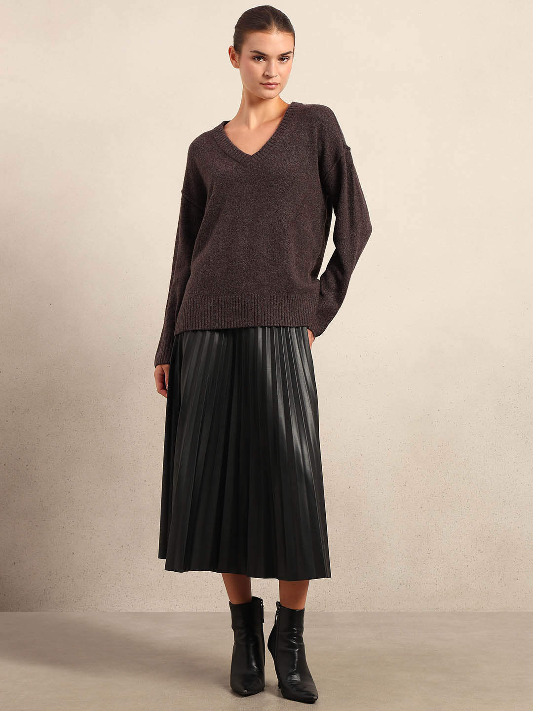 Deep Brown V-Neck Pullover