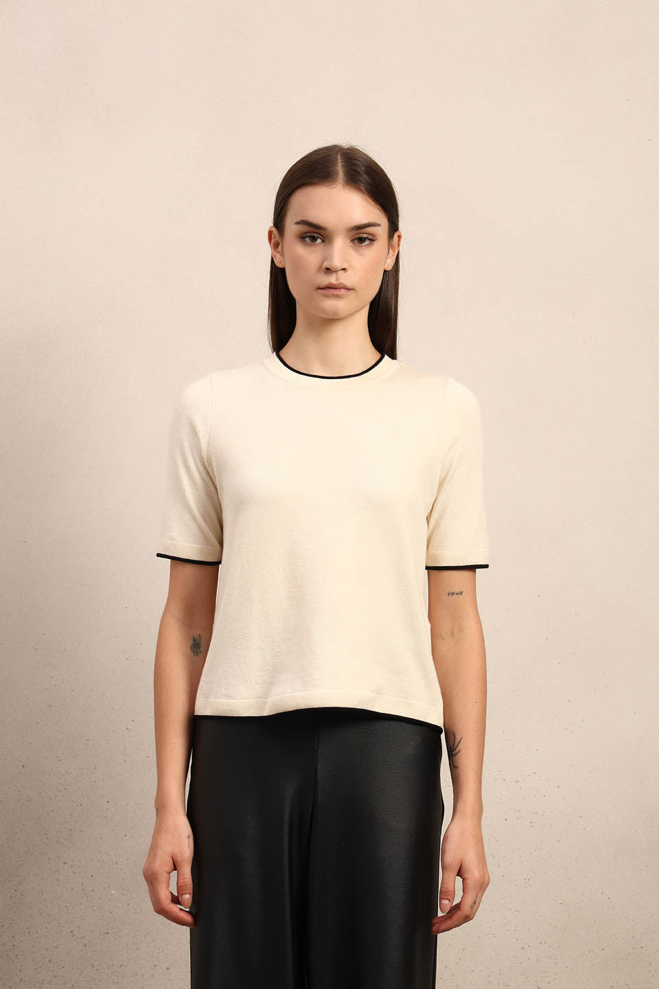 Short Sleeves O-Neck Pullover - Off-White