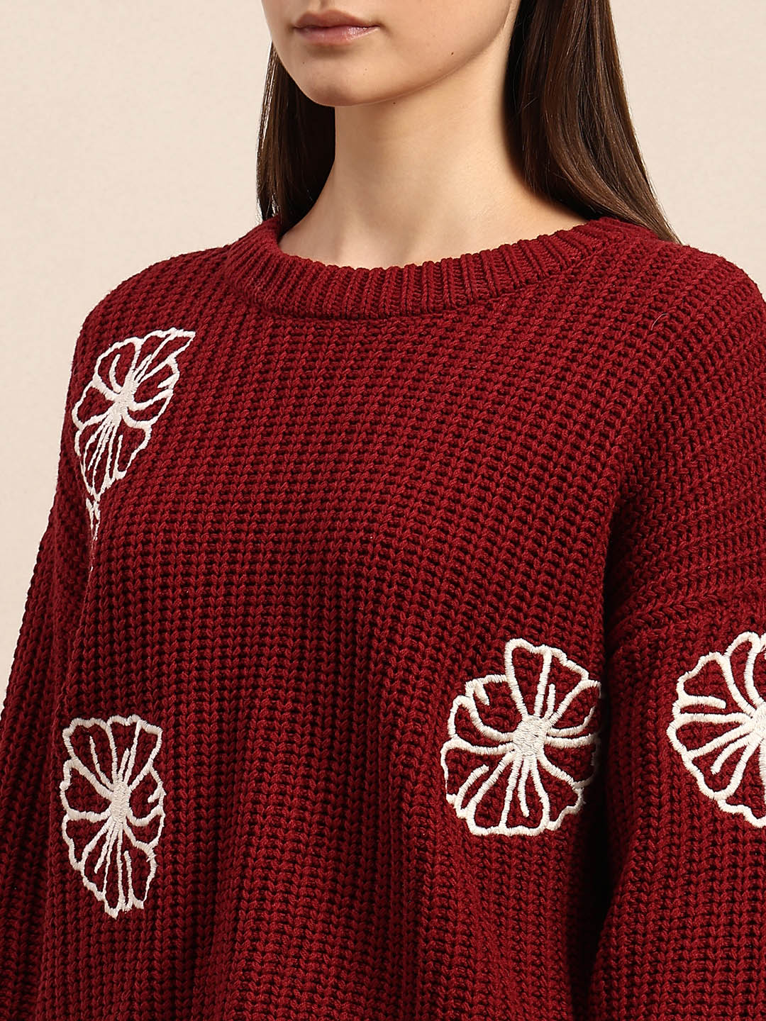 Floral Embroidered O-Neck Pullover