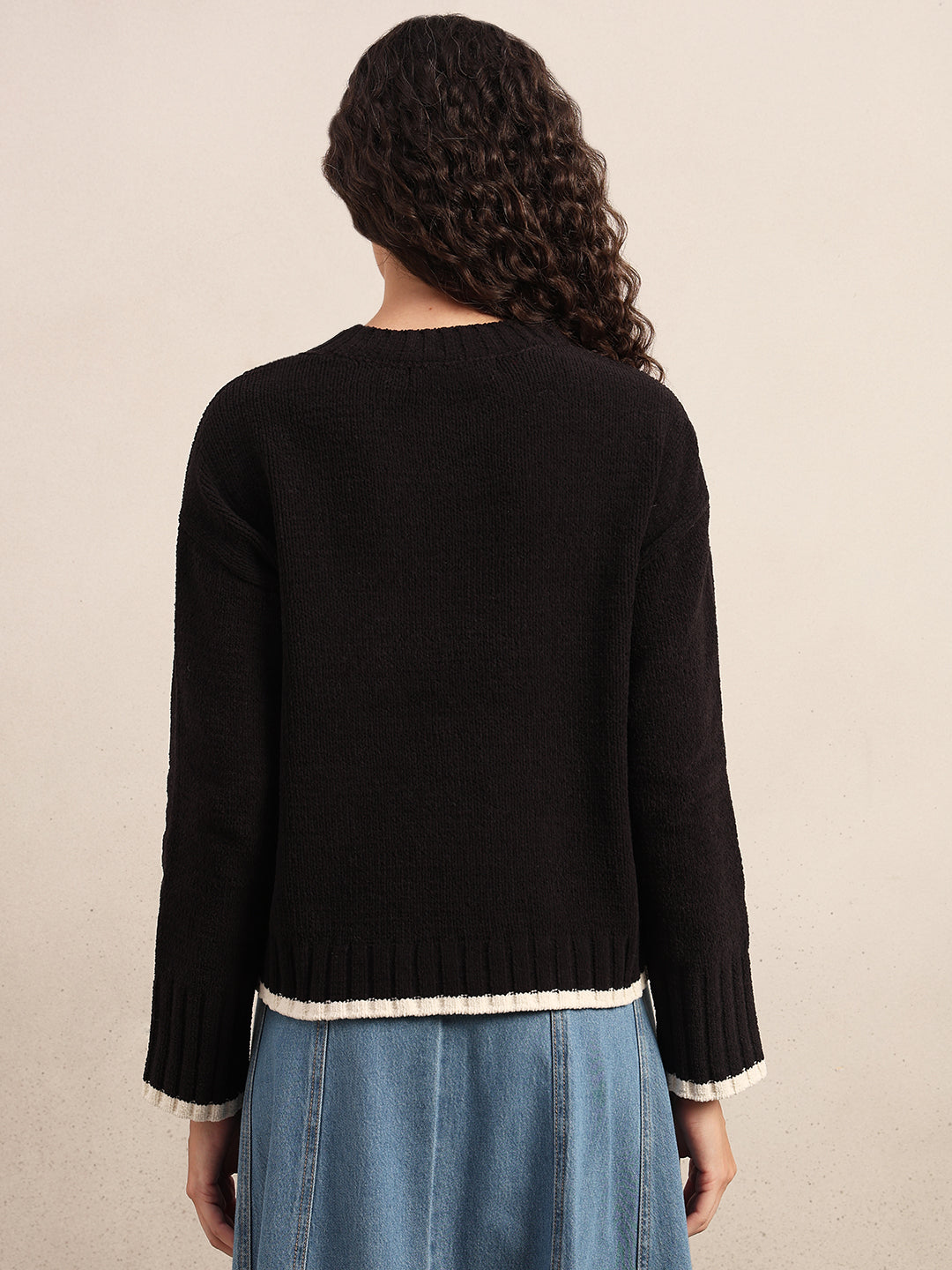 O-Neck Contrast Hem Pullover - Black