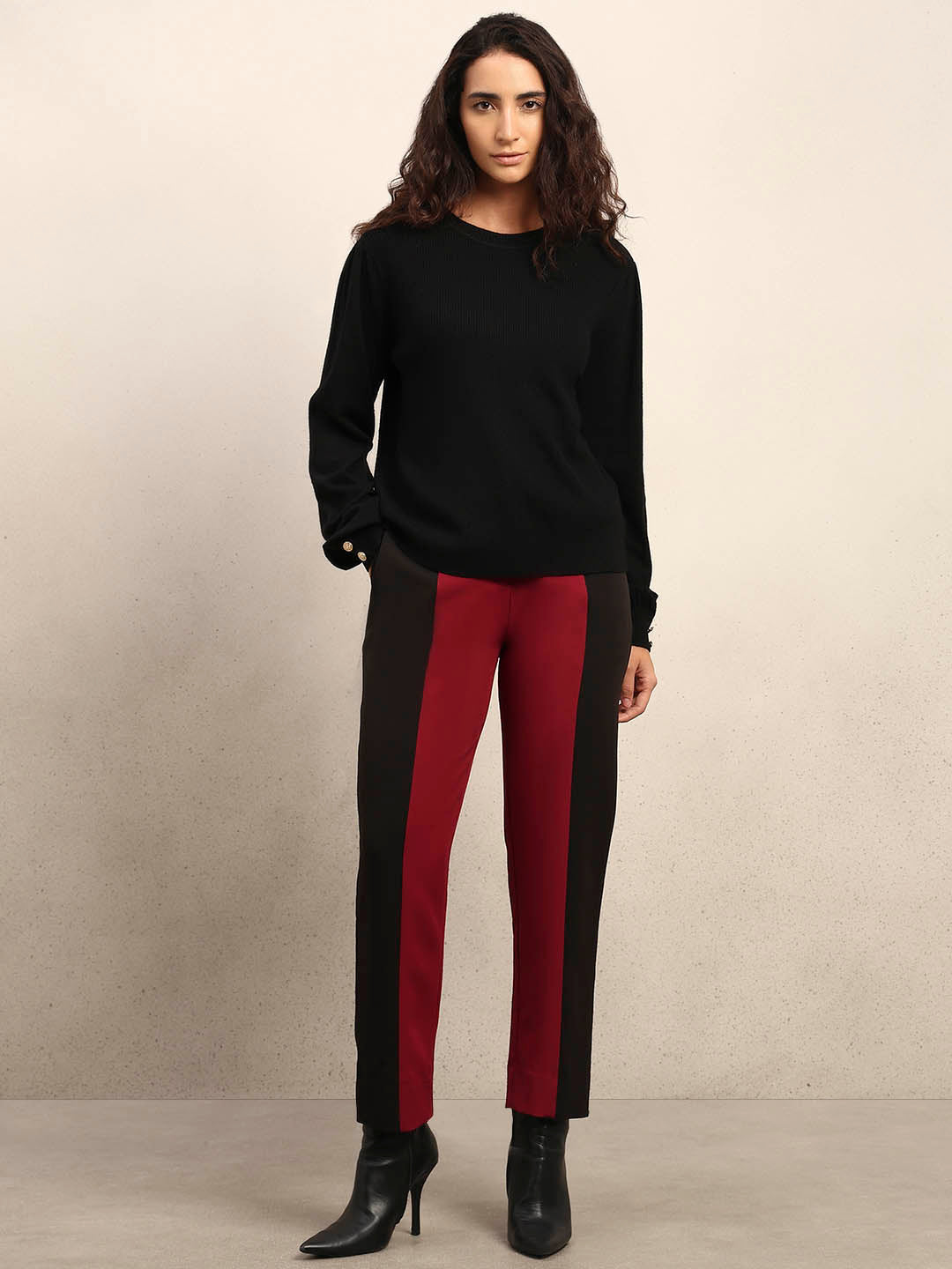 Ribbed Knit O-Neck Pullover