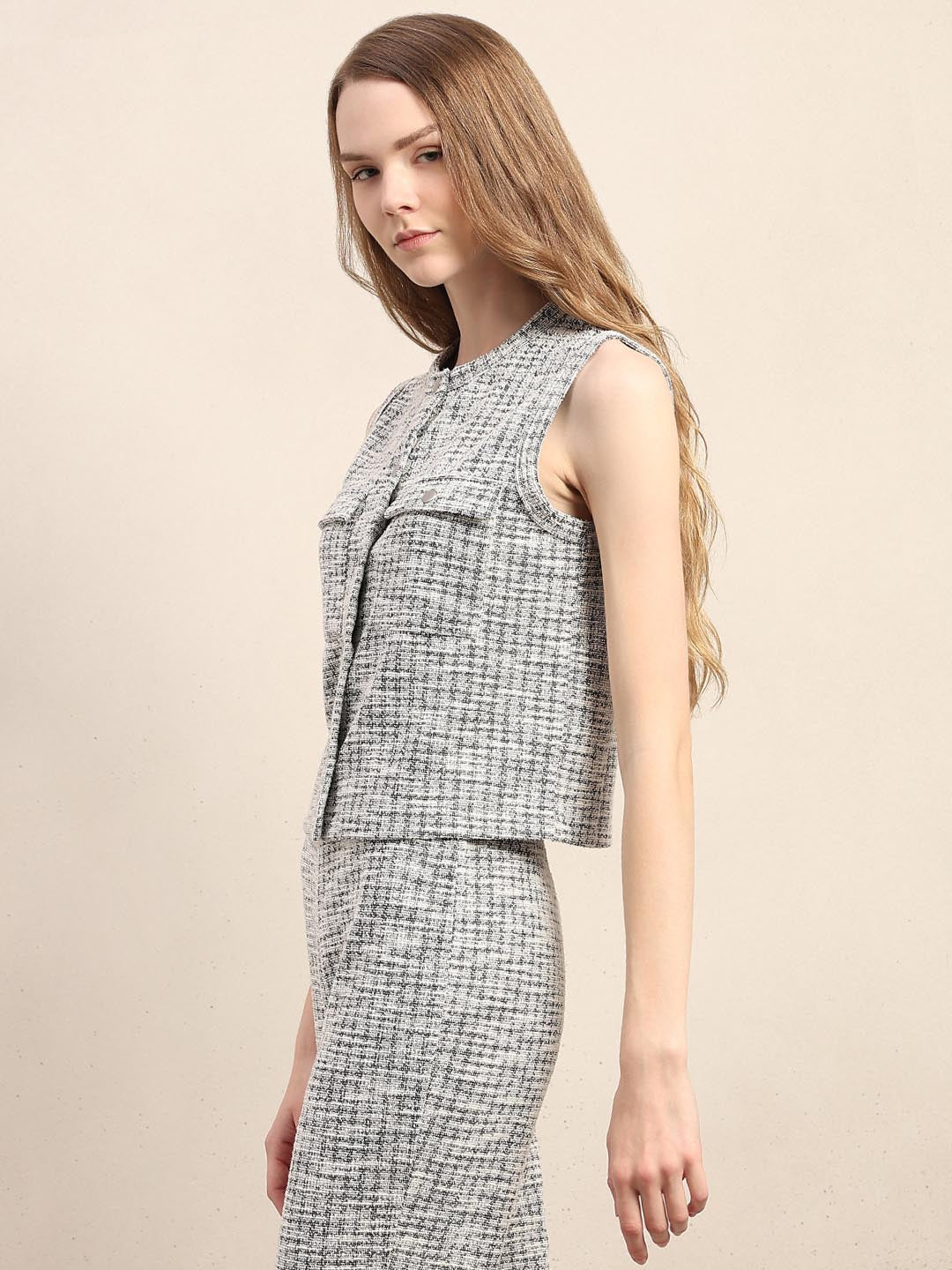 Grey Textured Sleeveless Knit Tops