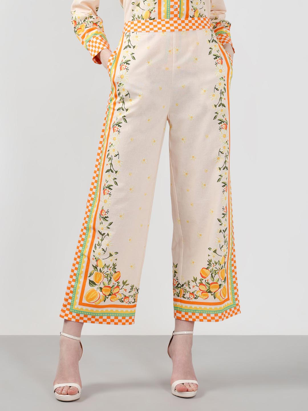 Vero Moda Yellow Printed Pants