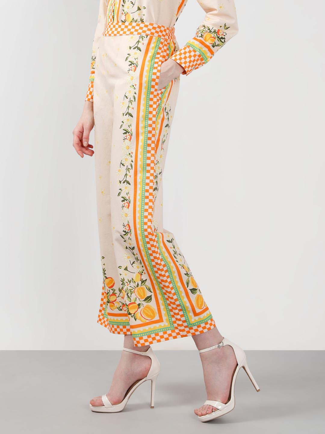 Vero Moda Yellow Printed Pants