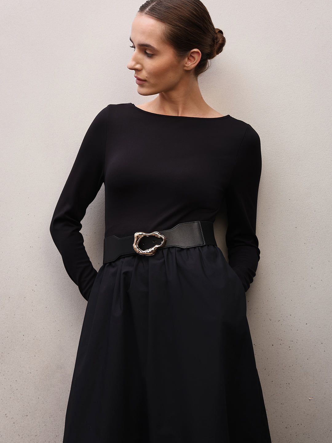 Sculpted Buckle Black Waist Belt - 80 cm