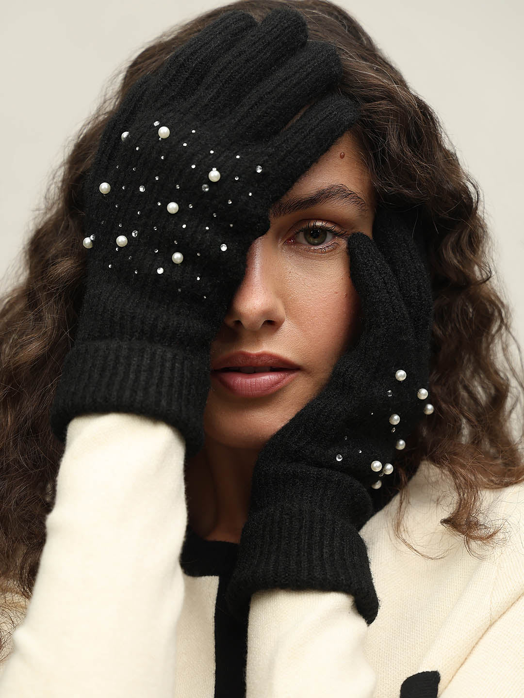 Embellished Pearl Gloves - Free Size
