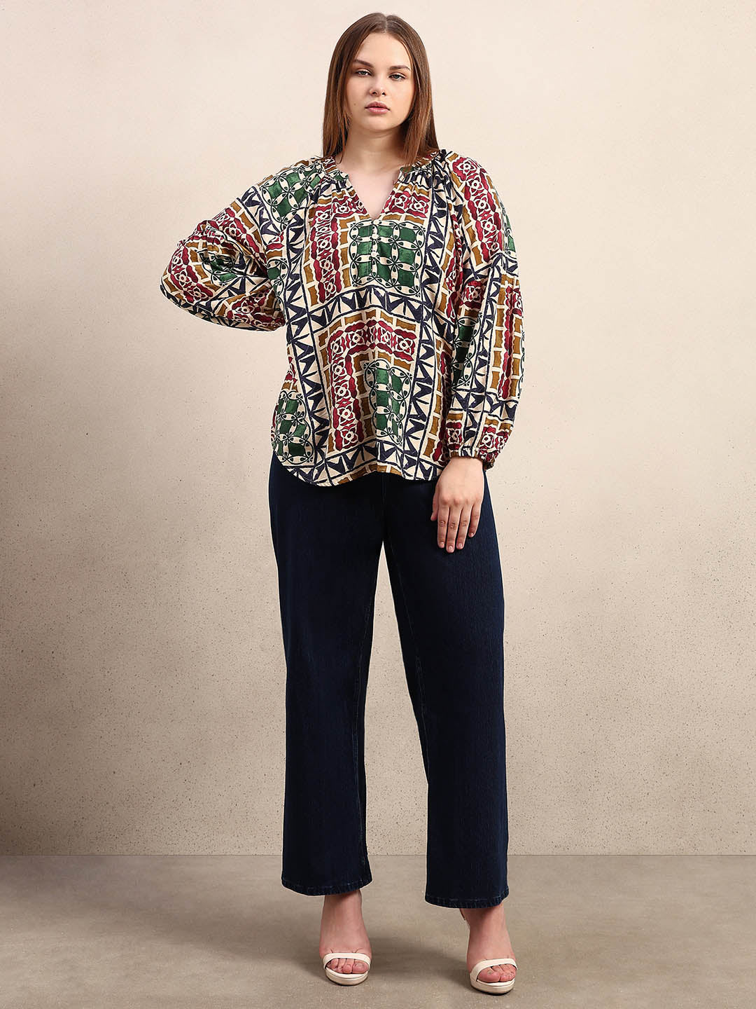 Curve Multi-Colour Printed V-Neck Top