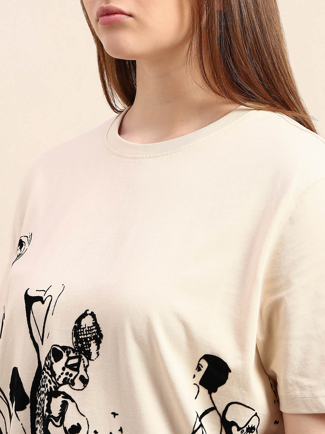 Curve Graphic Print T-Shirt