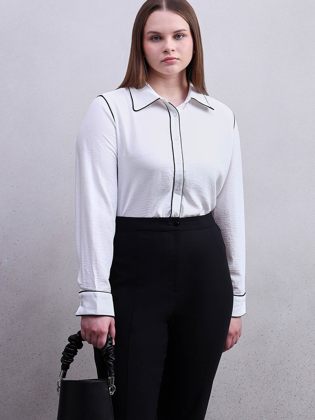 Curve Contrast Piping Shirt - Off-White