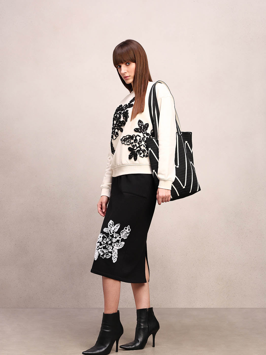 Floral Embroidered Sweatskirt