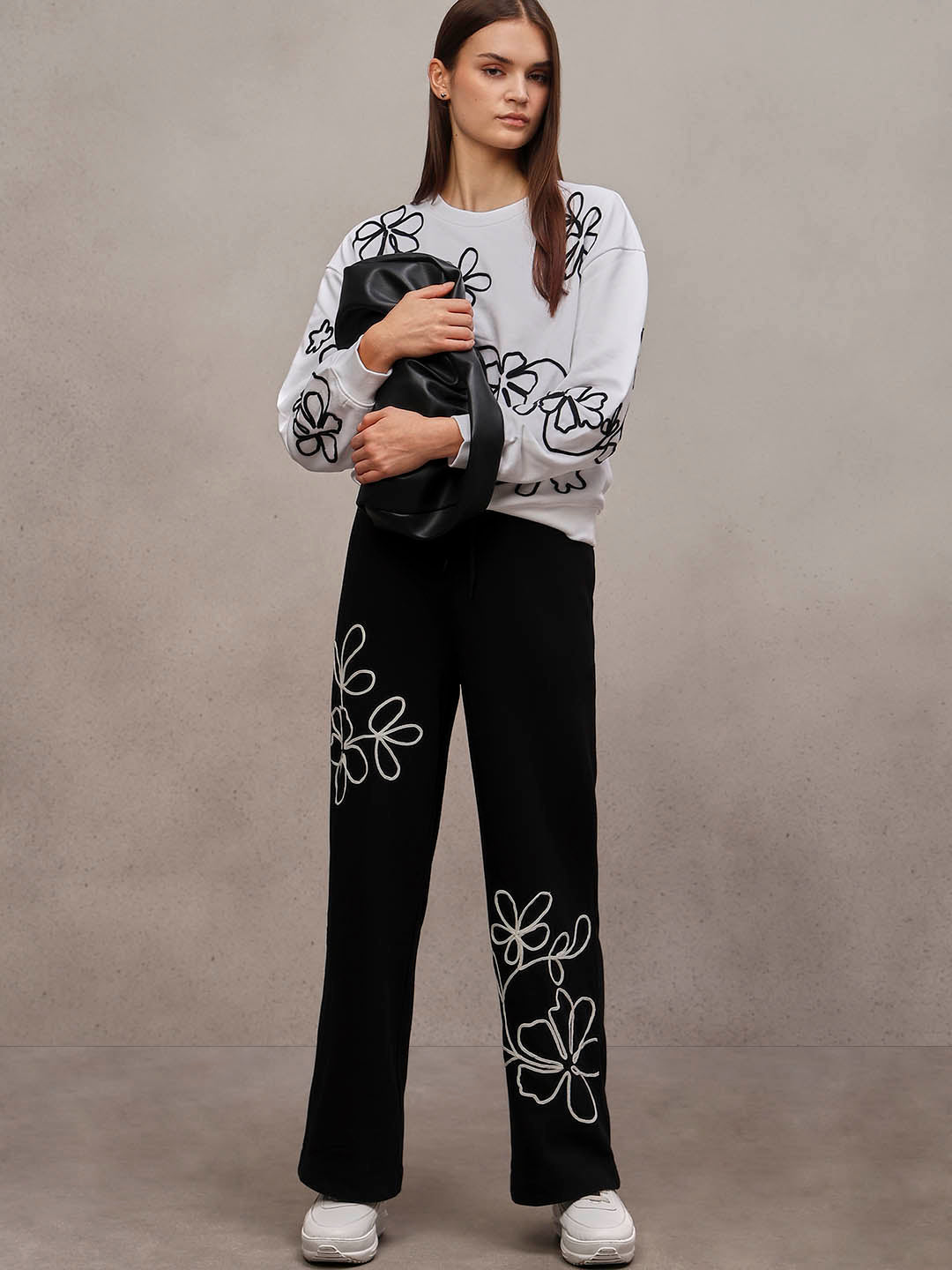 Floral Embroidered Sweatpants