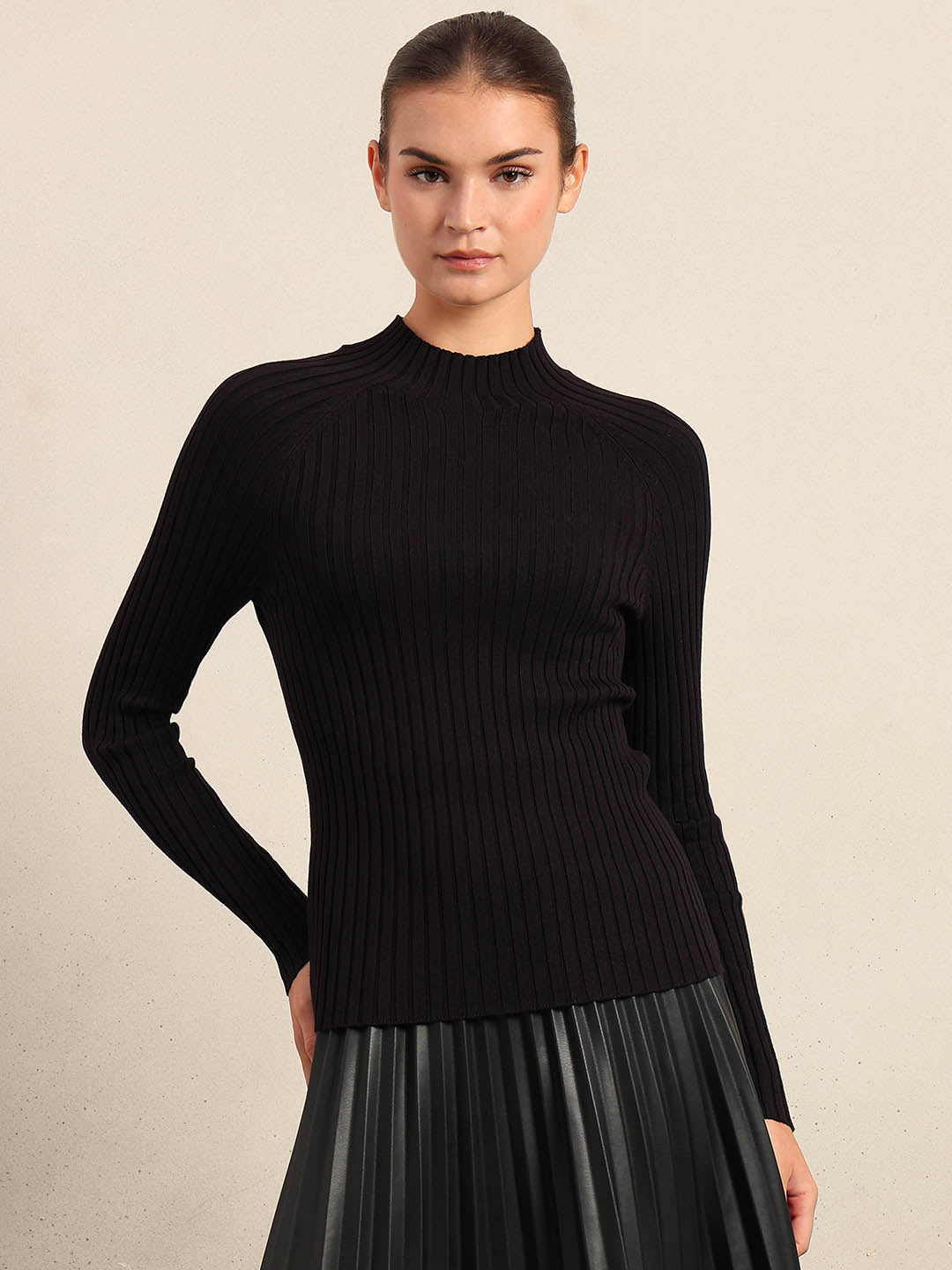 Black Ribbed Knit Fitted Top