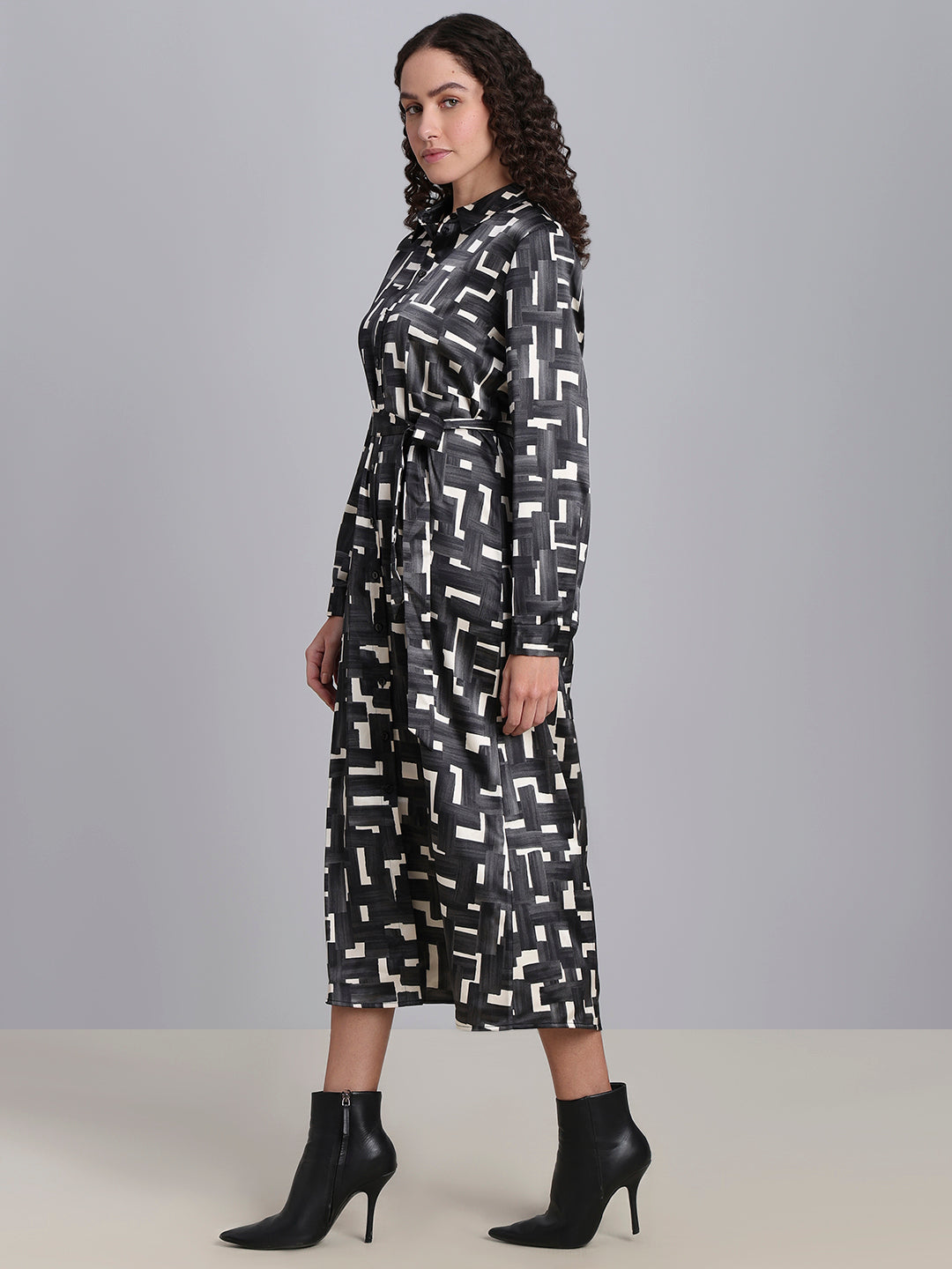 Geometric Print Tie-Waist Dress